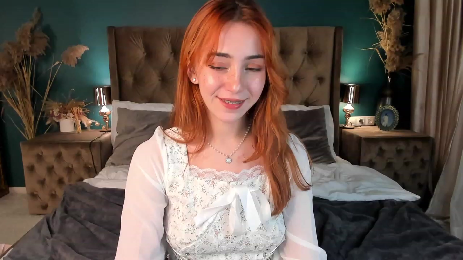 Gallery image thumbnail from ElsaYoung's myfreecams stream on, 11/18/2023, 21:13 image 7 of 20
