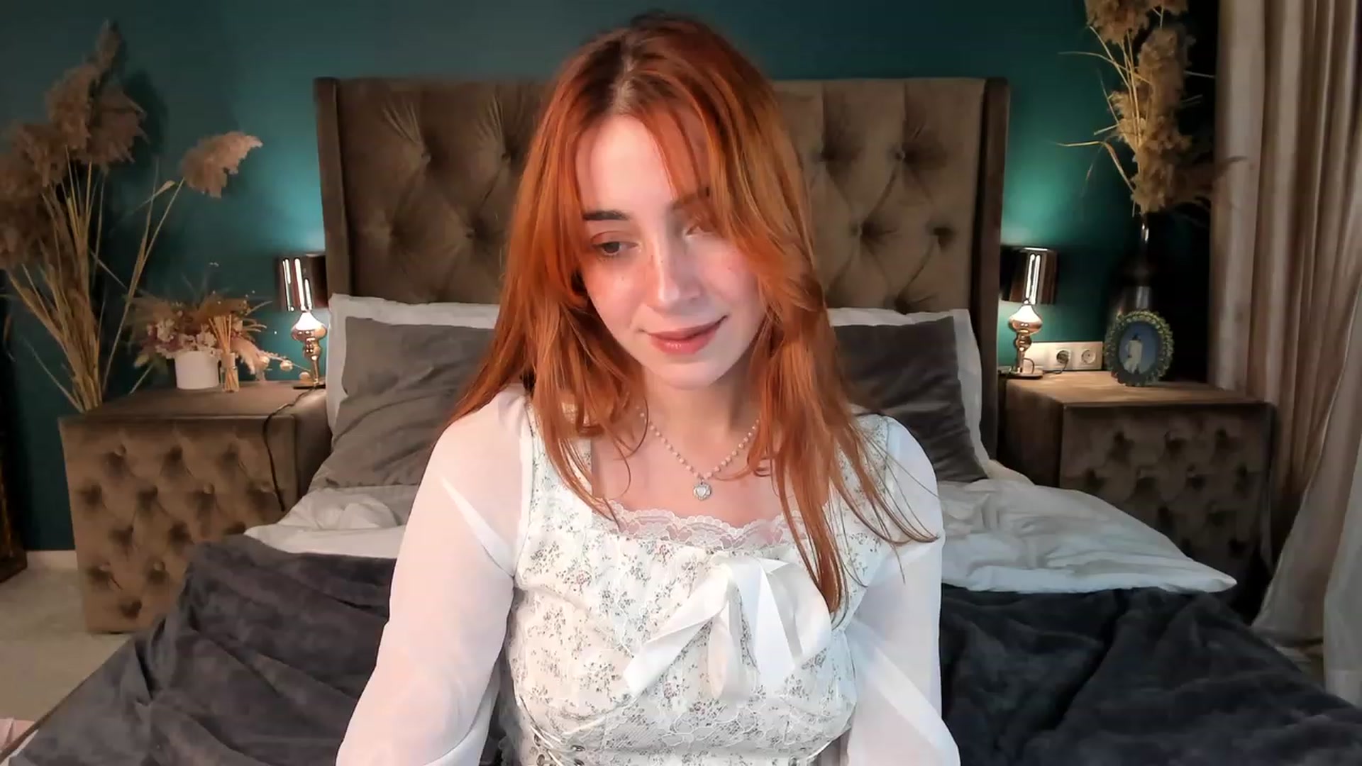 Gallery image thumbnail from ElsaYoung's myfreecams stream on, 11/18/2023, 21:13 image 12 of 20