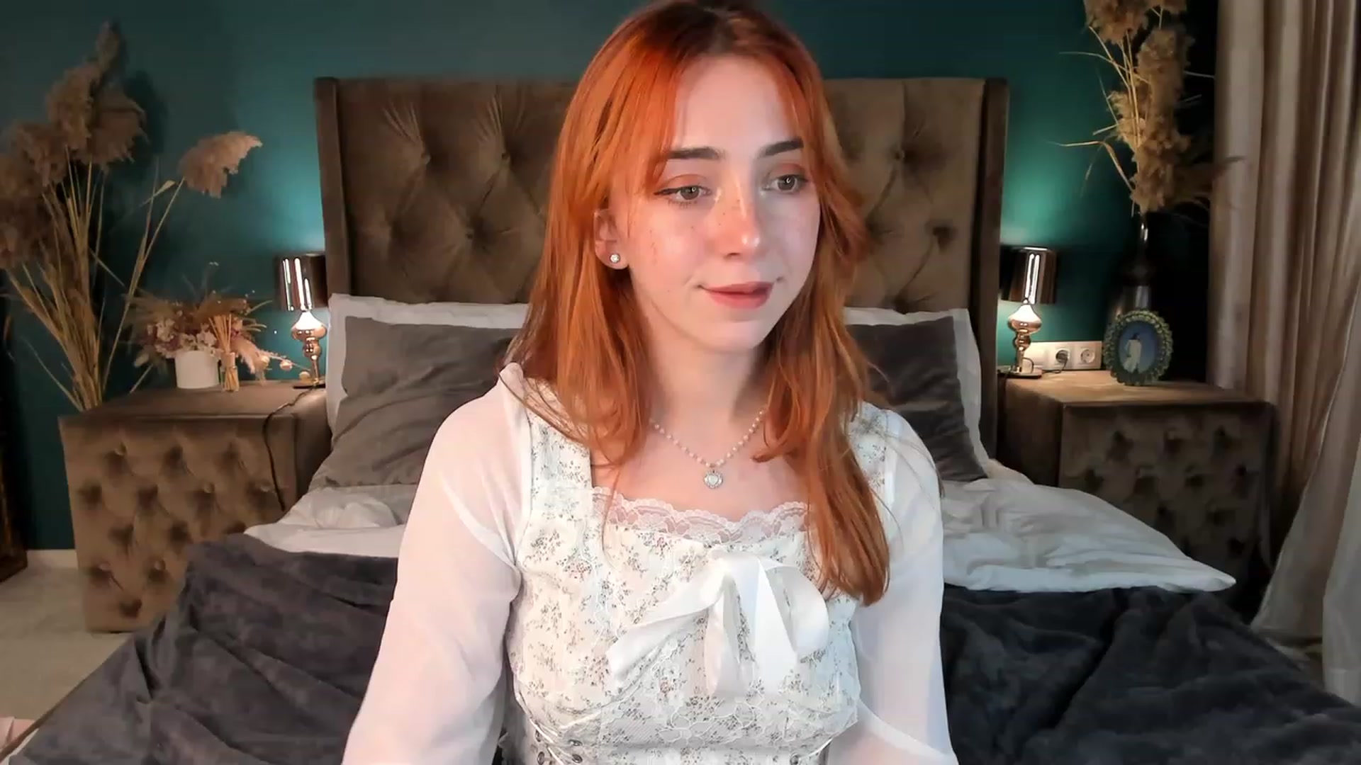 Gallery image thumbnail from ElsaYoung's myfreecams stream on, 11/18/2023, 21:13 image 8 of 20