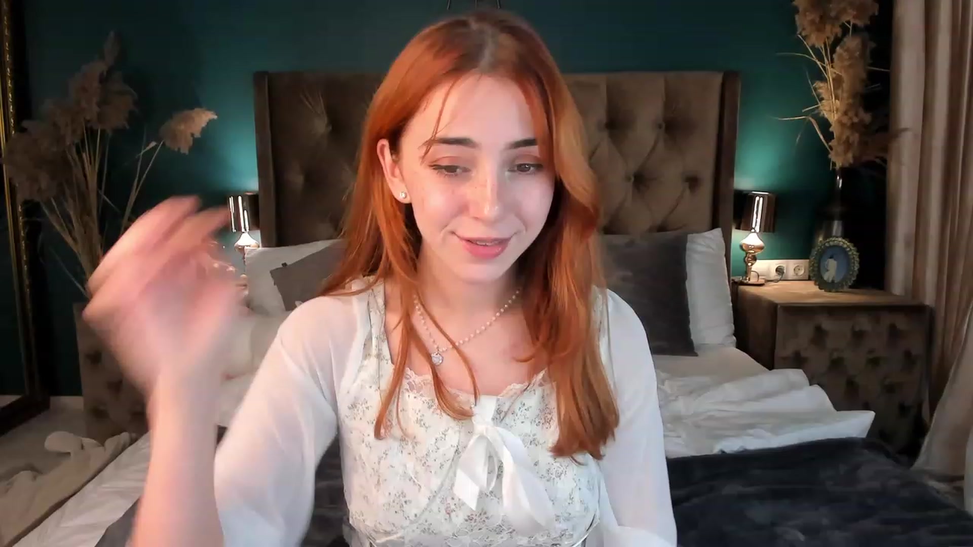 Gallery image thumbnail from ElsaYoung's myfreecams stream on, 11/19/2023, 03:37 image 3 of 20
