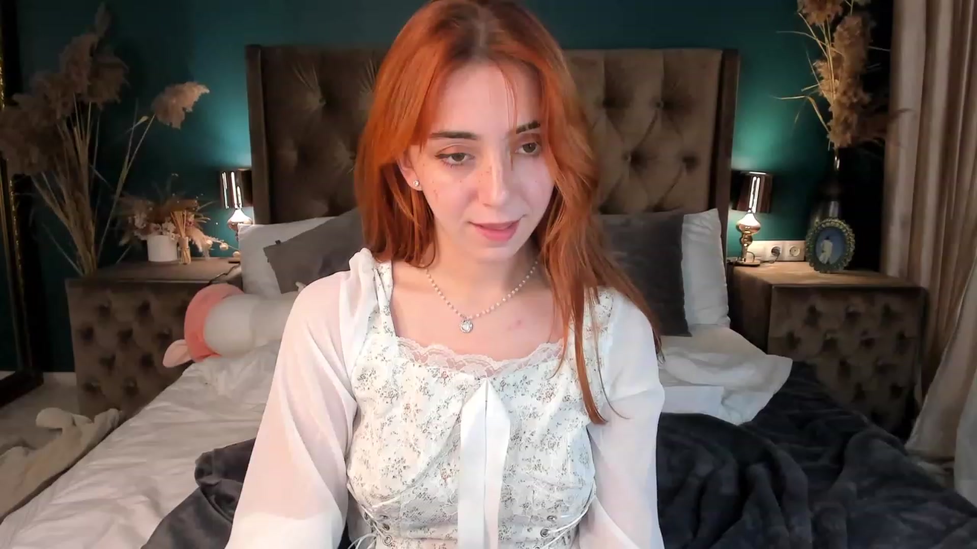 Gallery image thumbnail from ElsaYoung's myfreecams stream on, 11/19/2023, 03:37 image 9 of 20