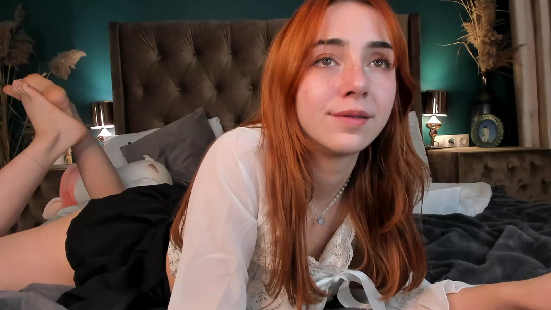 Gallery image thumbnail from ElsaYoung's myfreecams stream on, 11/19/2023, 03:37 image 12 of 20