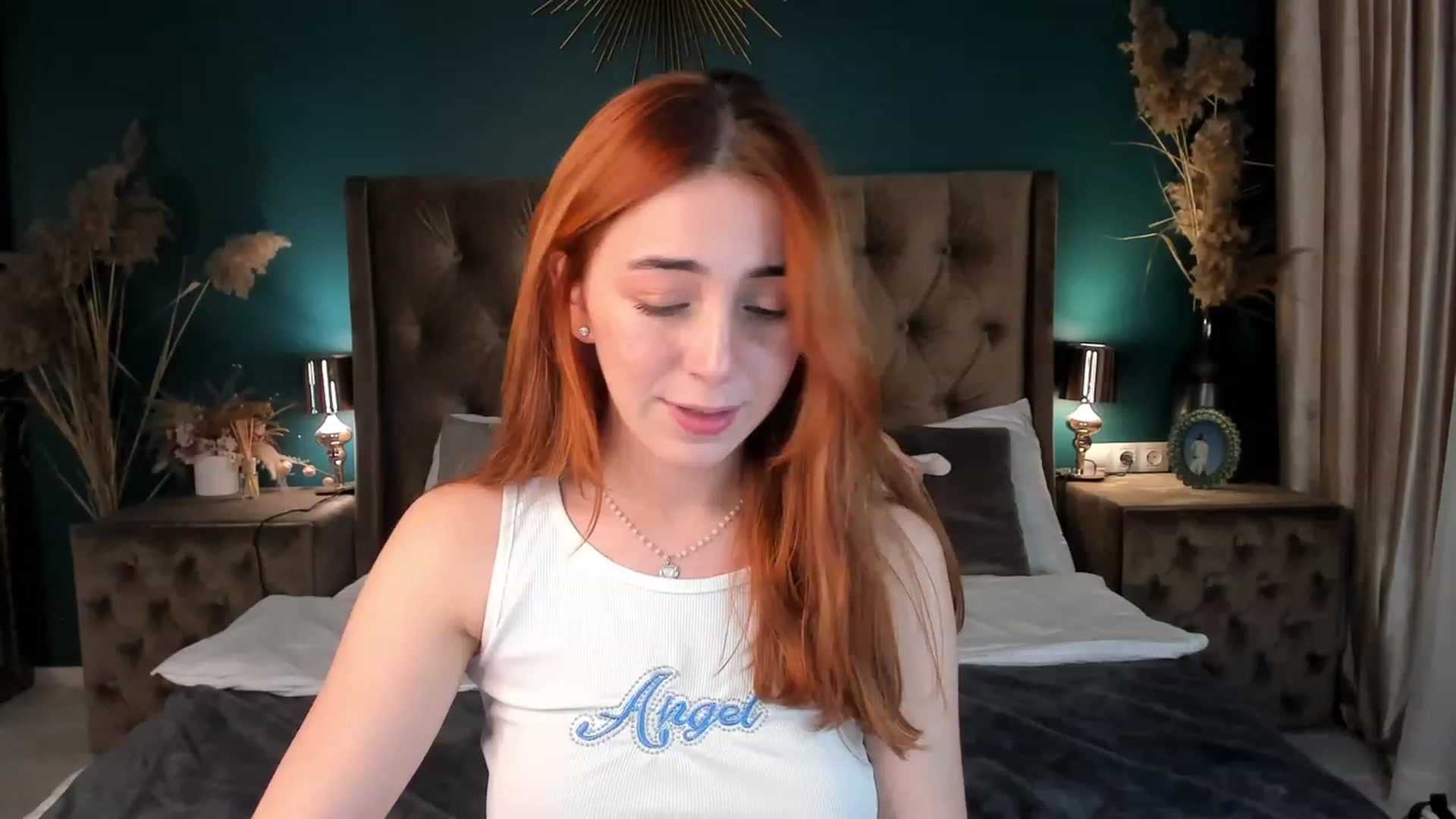 Gallery image thumbnail from ElsaYoung's myfreecams stream on, 11/19/2023, 20:54 image 18 of 20