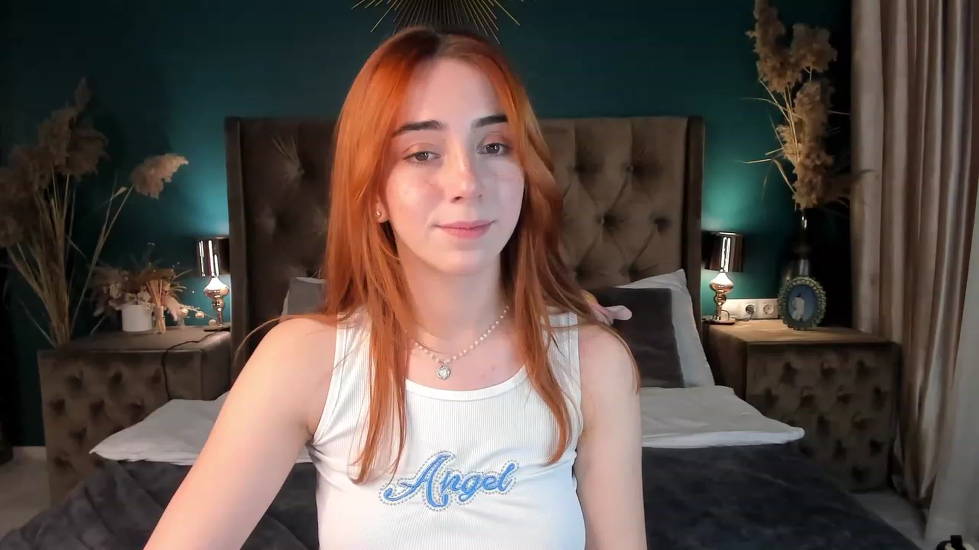 Gallery image thumbnail from ElsaYoung's myfreecams stream on, 11/19/2023, 20:54 image 7 of 20