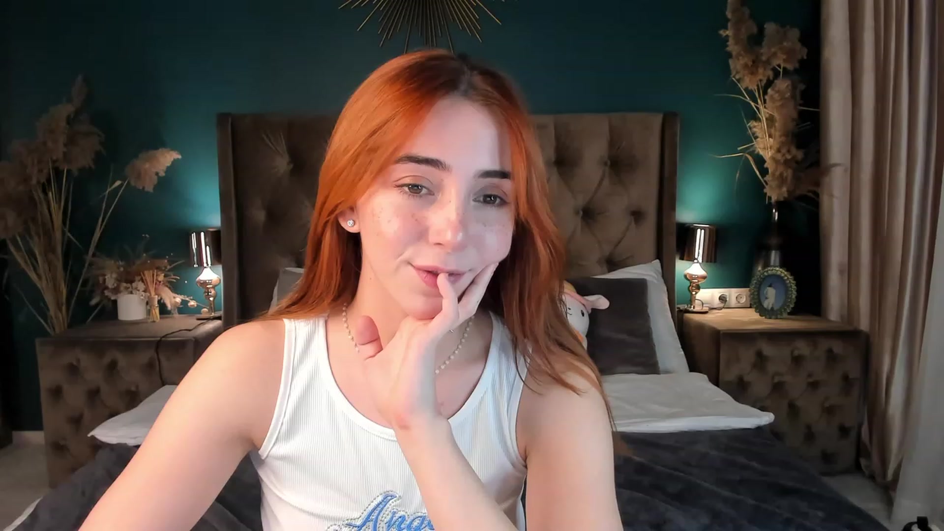 Gallery image thumbnail from ElsaYoung's myfreecams stream on, 11/19/2023, 20:54 image 16 of 20