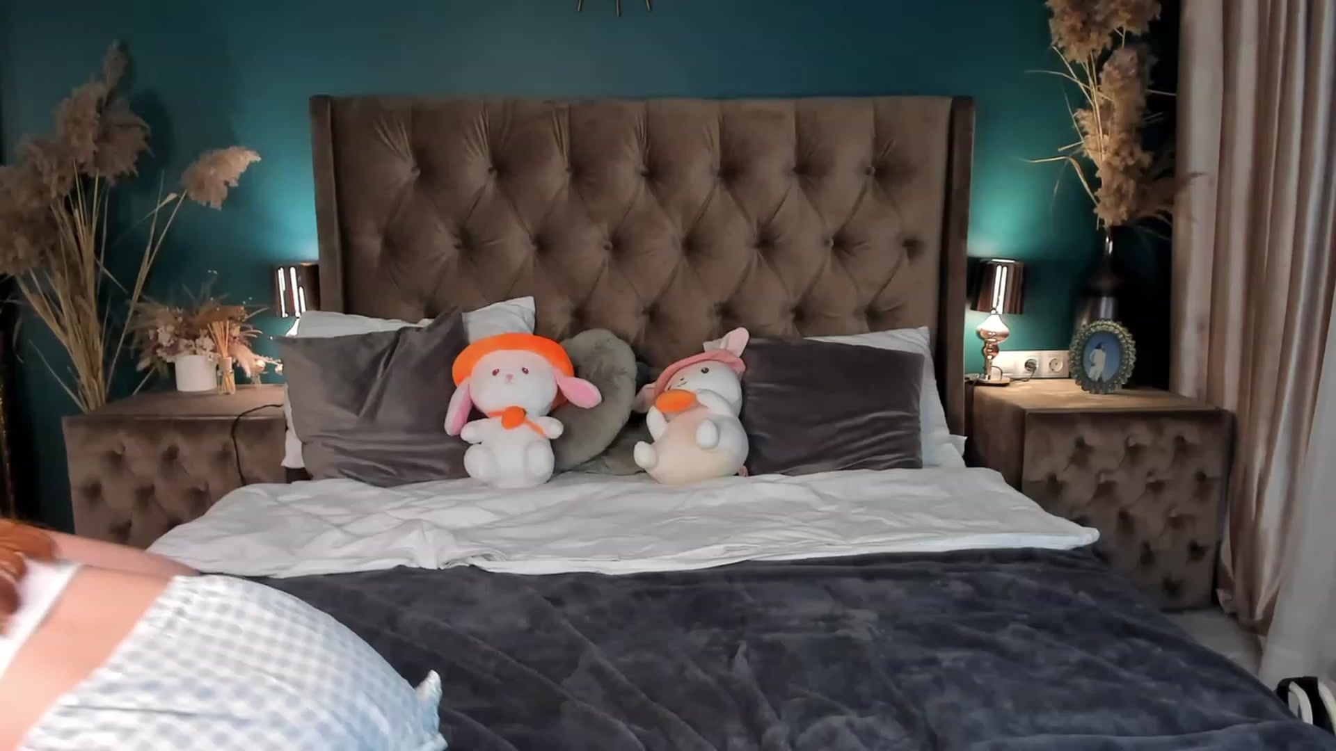 Gallery image thumbnail from ElsaYoung's myfreecams stream on, 11/19/2023, 21:57 image 8 of 20