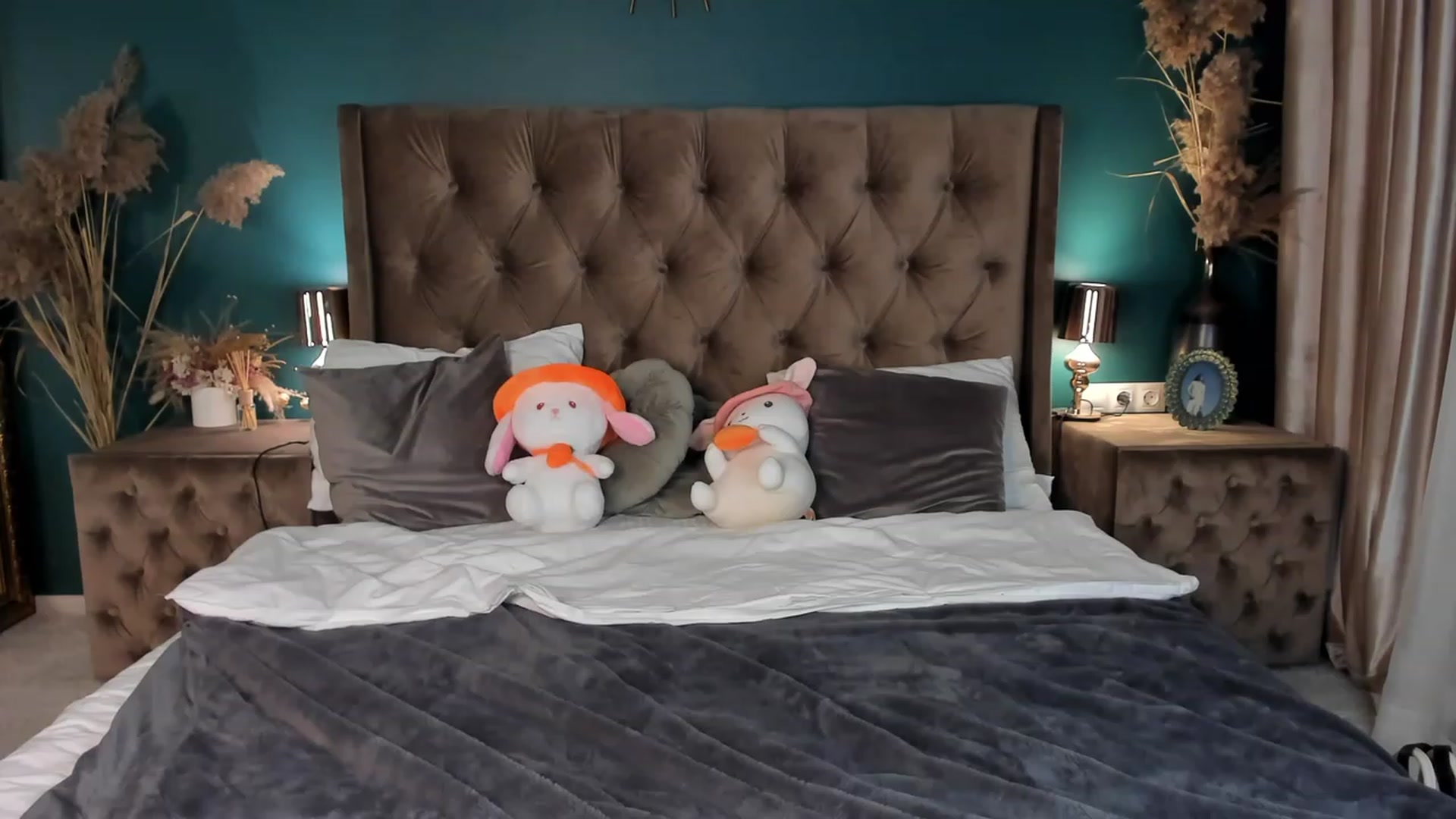 Gallery image thumbnail from ElsaYoung's myfreecams stream on, 11/19/2023, 21:57 image 20 of 20