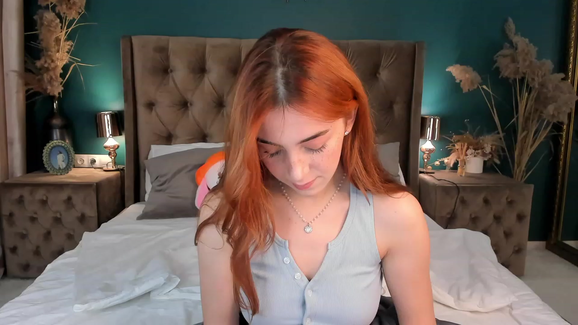 Gallery image thumbnail from ElsaYoung's myfreecams stream on, 11/21/2023, 14:13 image 13 of 20