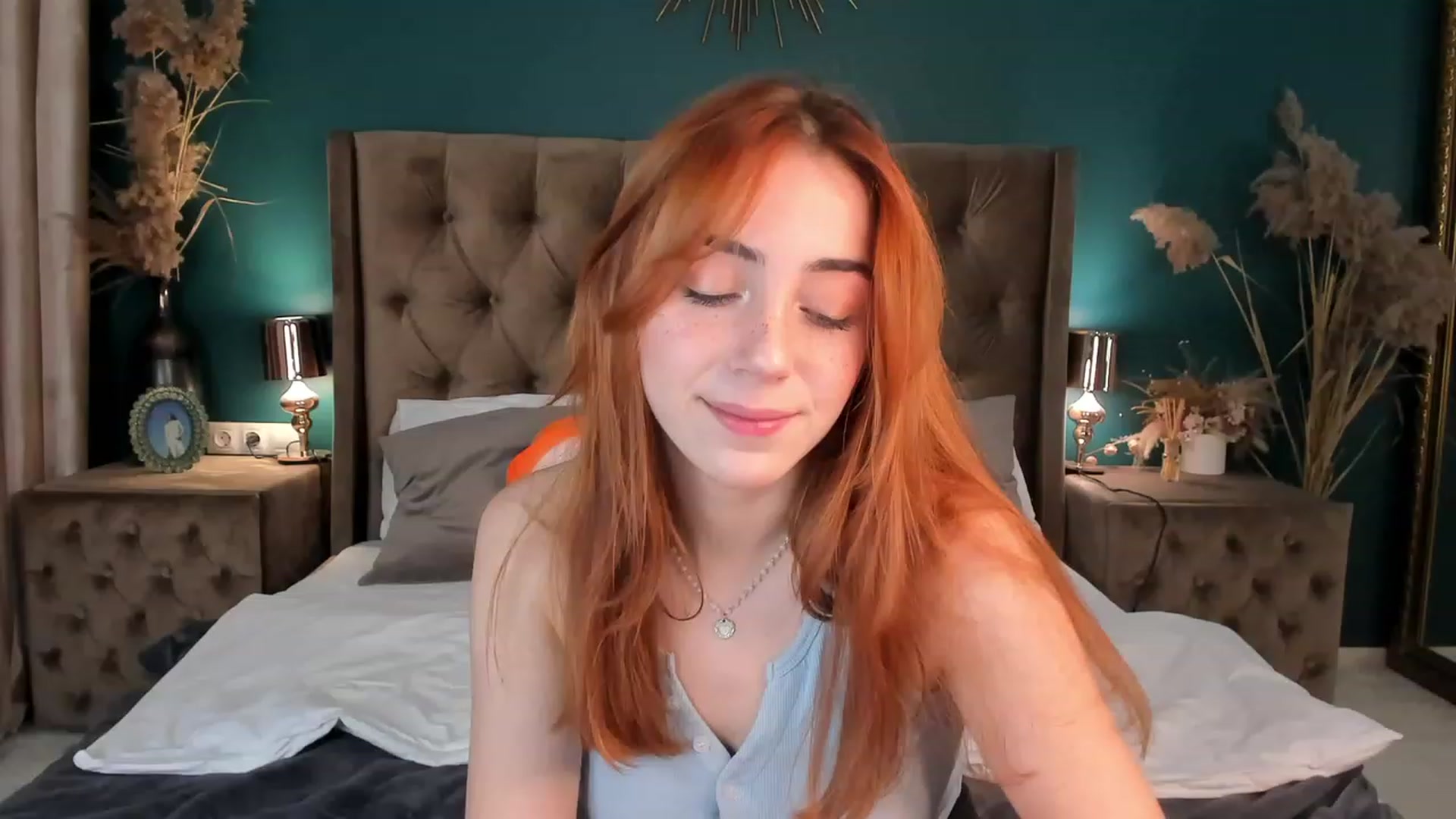 Gallery image thumbnail from ElsaYoung's myfreecams stream on, 11/21/2023, 14:13 image 10 of 20
