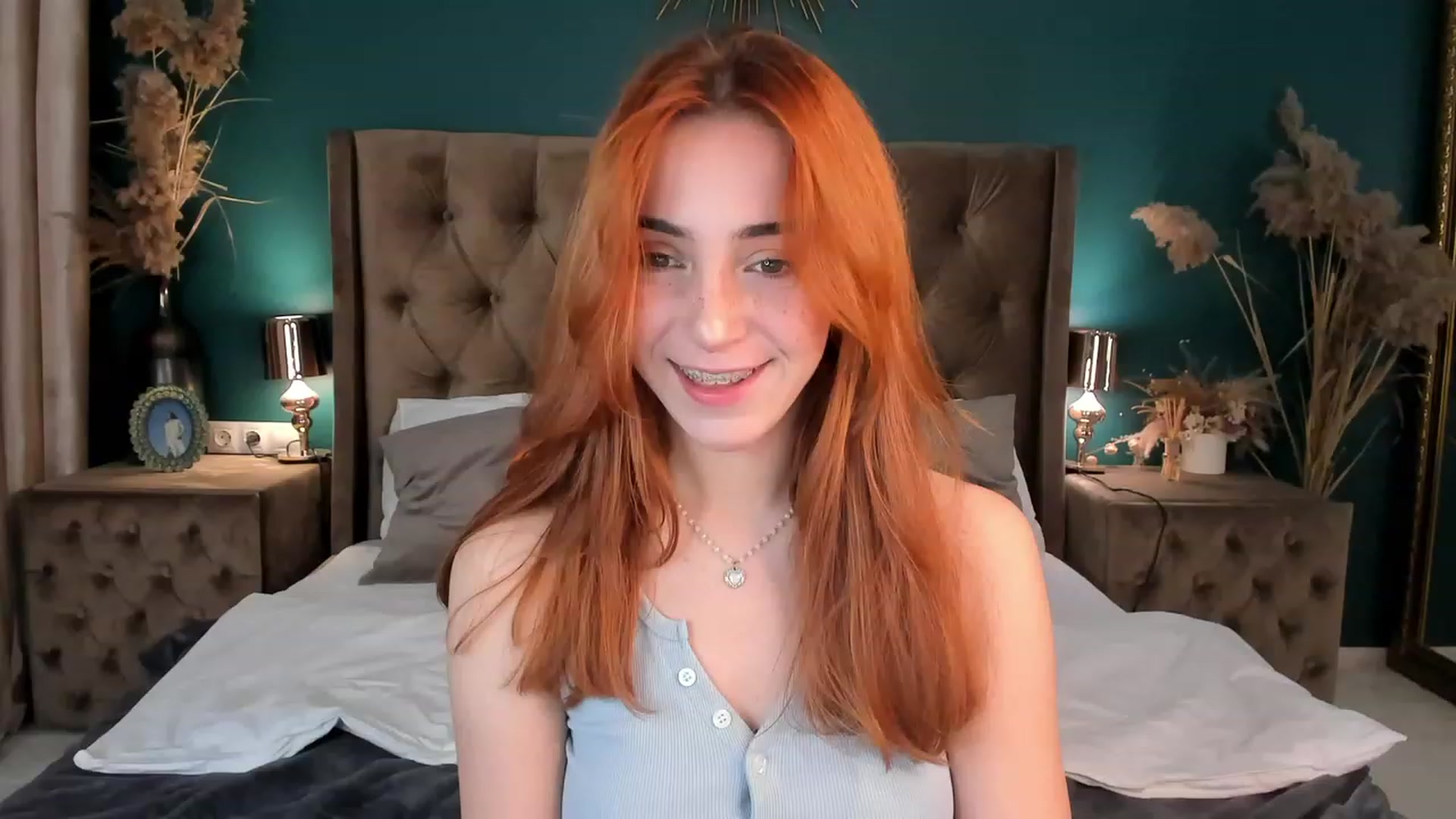 Gallery image thumbnail from ElsaYoung's myfreecams stream on, 11/21/2023, 14:13 image 8 of 20