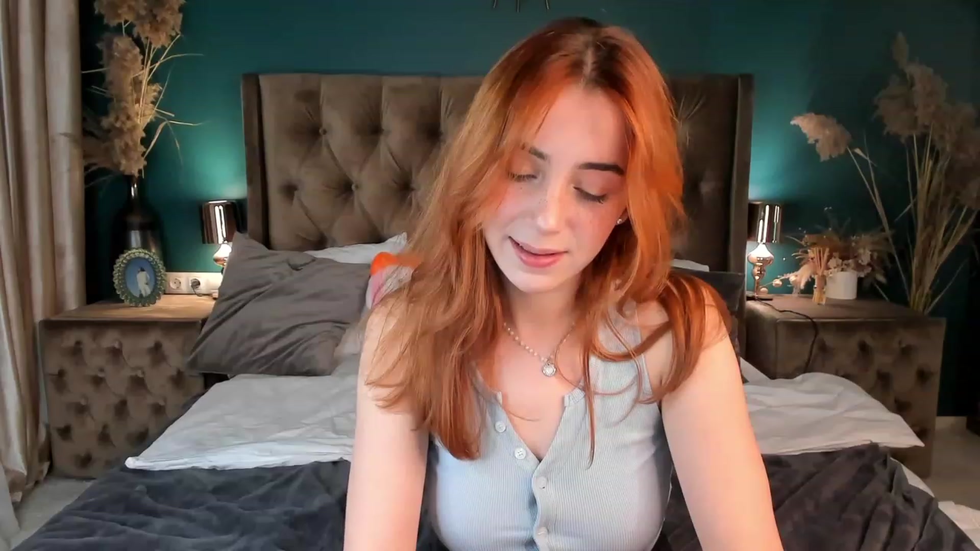 Gallery image thumbnail from ElsaYoung's myfreecams stream on, 11/21/2023, 15:10 image 8 of 20