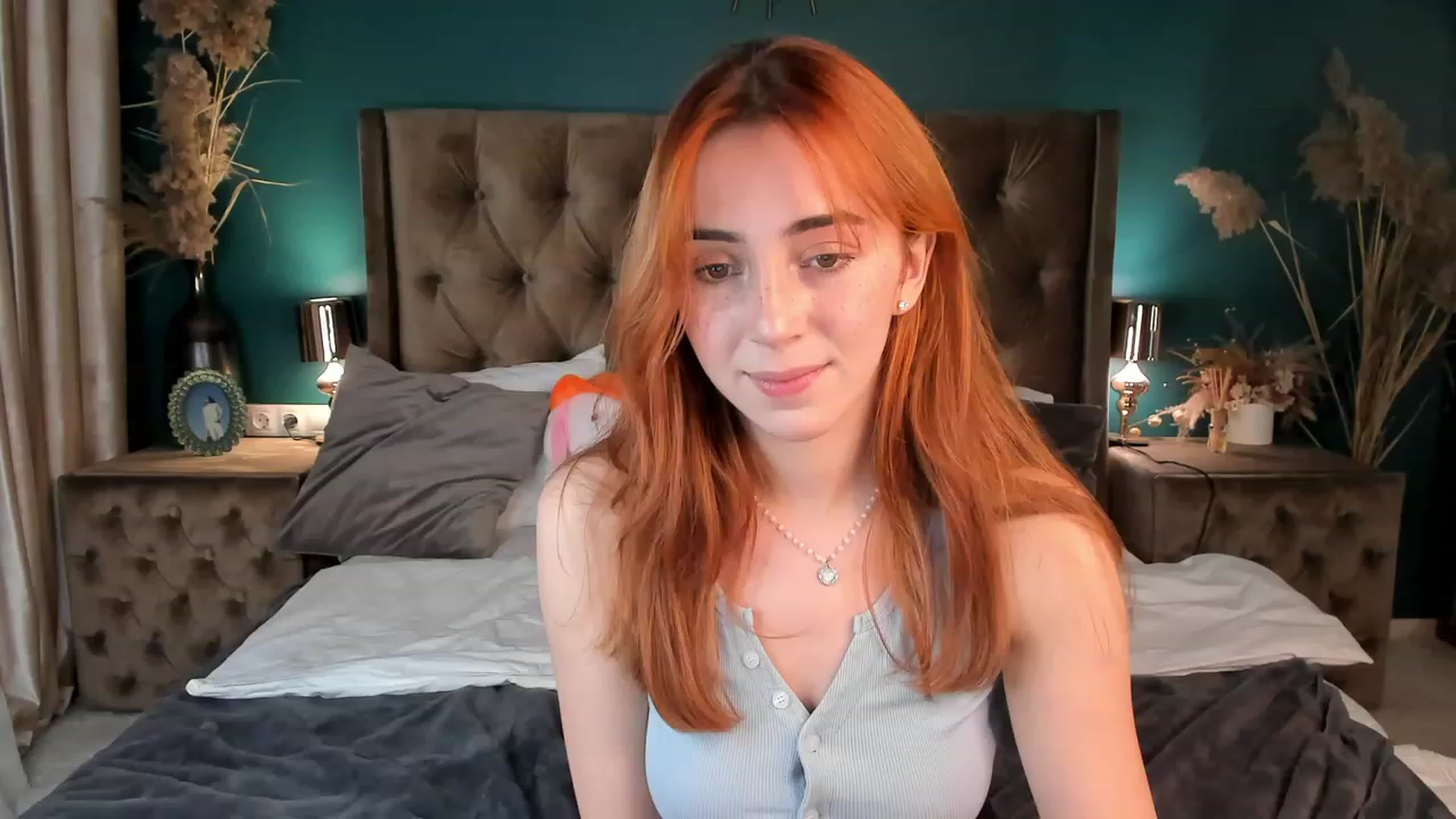 Gallery image thumbnail from ElsaYoung's myfreecams stream on, 11/21/2023, 15:10 image 10 of 20