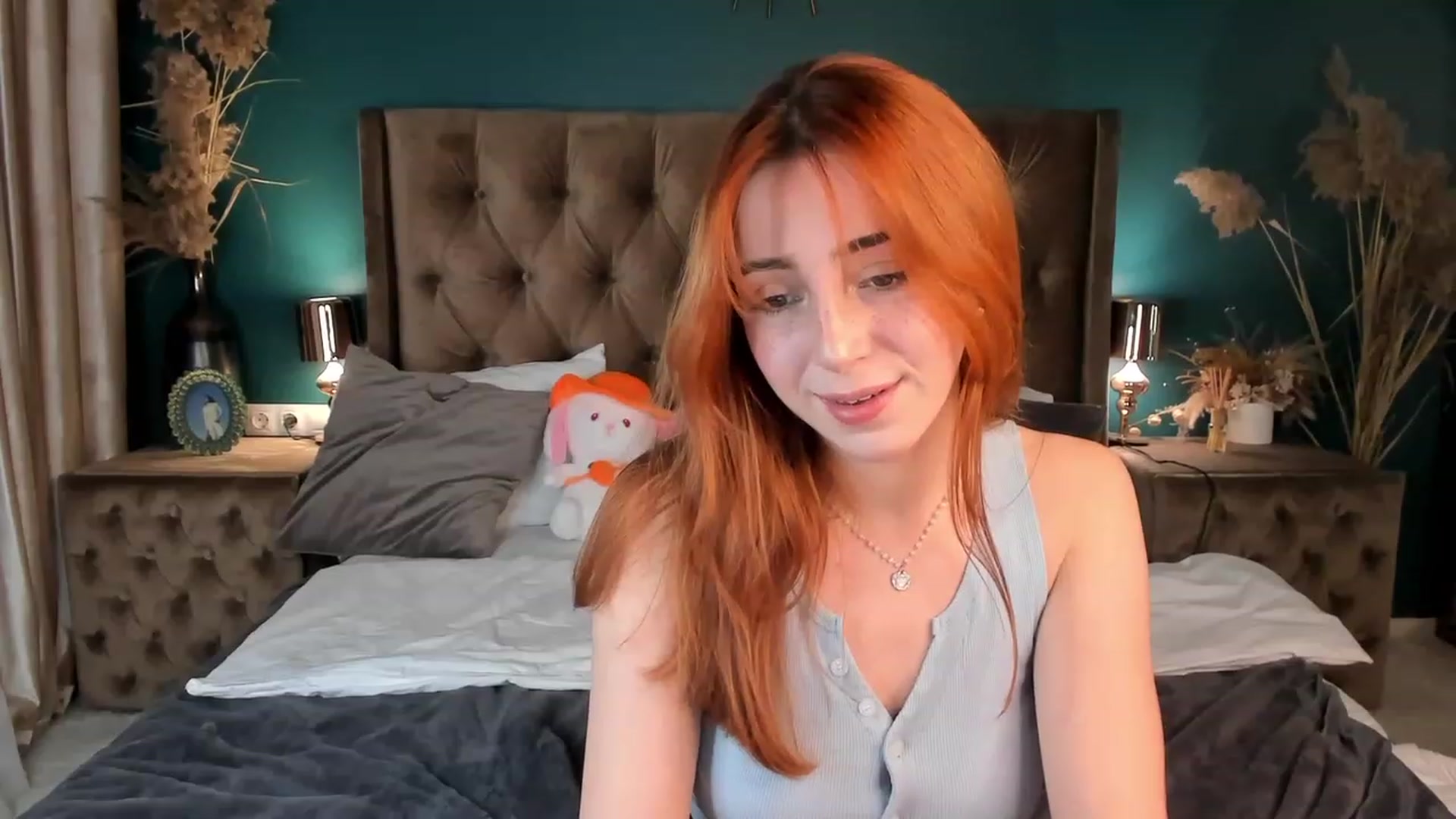 Gallery image thumbnail from ElsaYoung's myfreecams stream on, 11/21/2023, 15:10 image 14 of 20