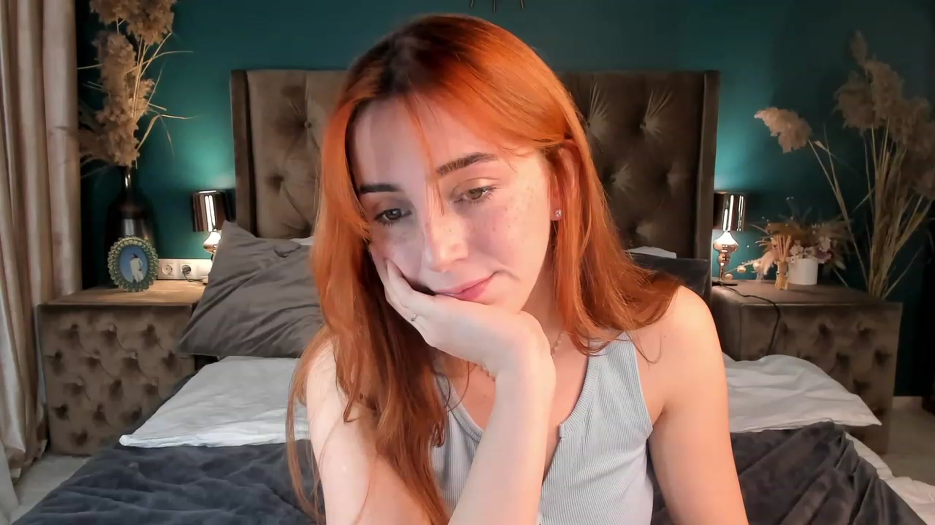 Gallery image thumbnail from ElsaYoung's myfreecams stream on, 11/21/2023, 15:10 image 18 of 20