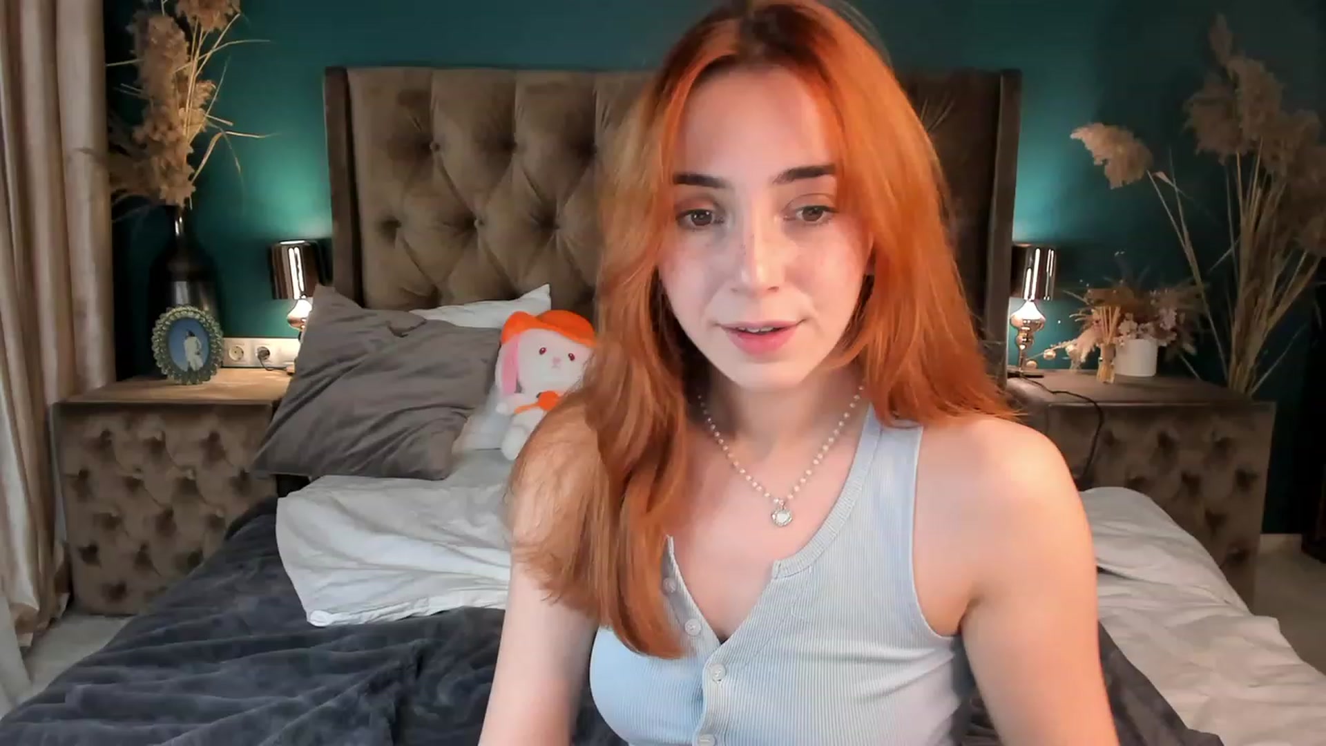 Gallery image thumbnail from ElsaYoung's myfreecams stream on, 11/21/2023, 16:23 image 16 of 20