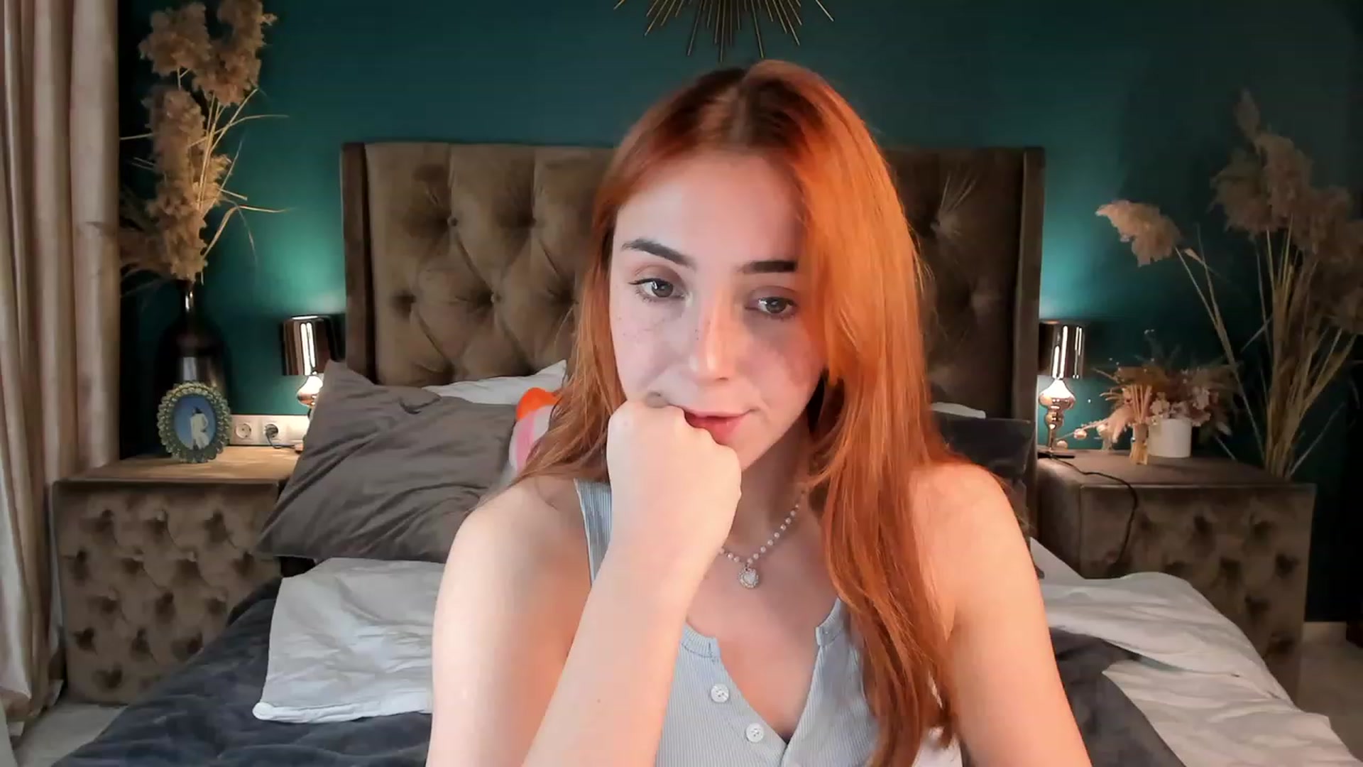 Gallery image thumbnail from ElsaYoung's myfreecams stream on, 11/21/2023, 16:23 image 5 of 20