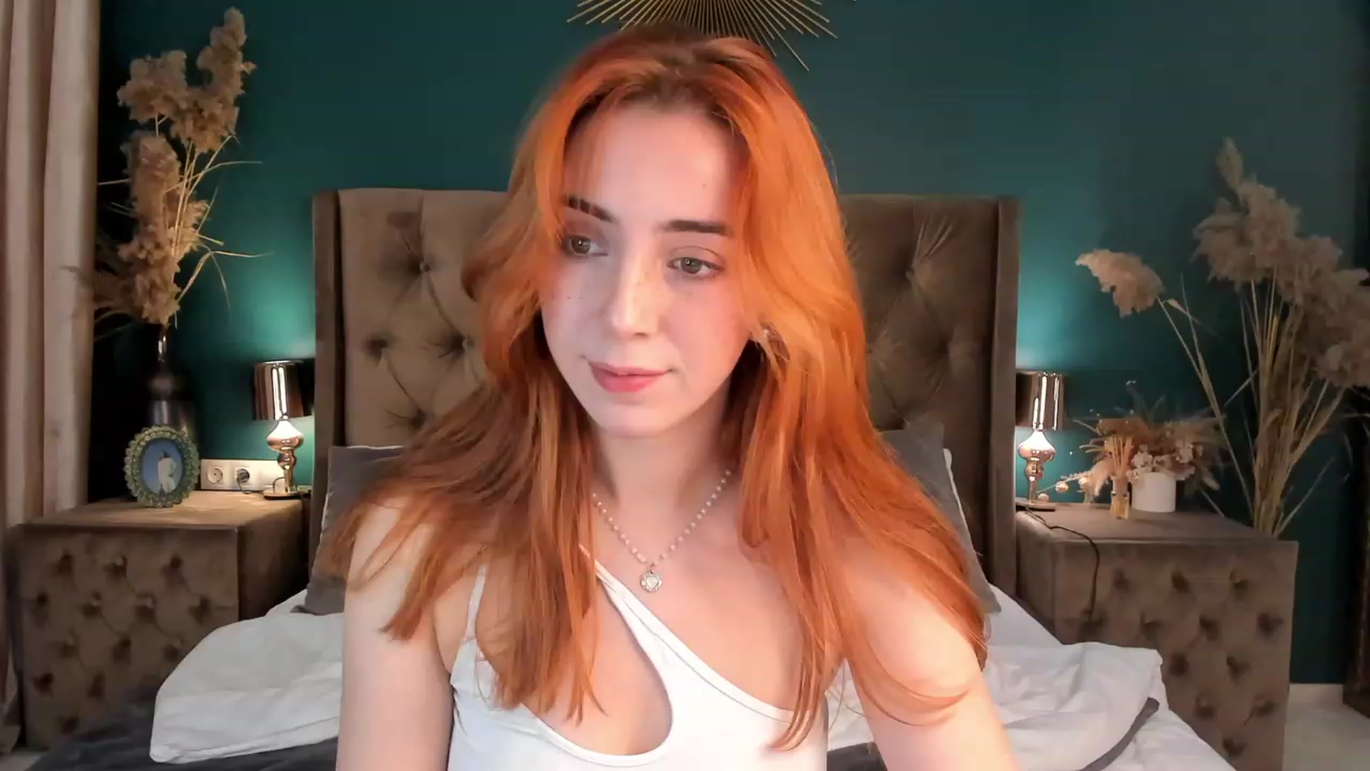 Gallery image thumbnail from ElsaYoung's myfreecams stream on, 11/22/2023, 14:51 image 7 of 20