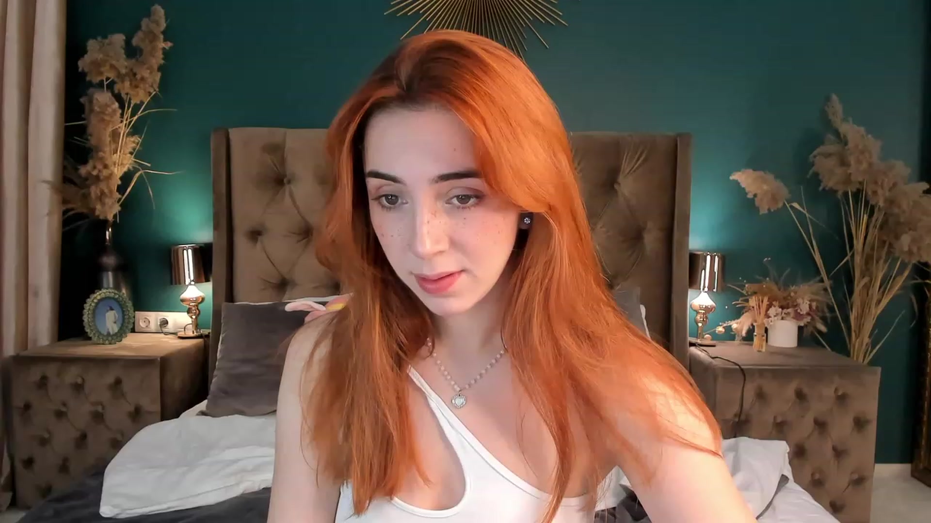 Gallery image thumbnail from ElsaYoung's myfreecams stream on, 11/22/2023, 14:51 image 18 of 20