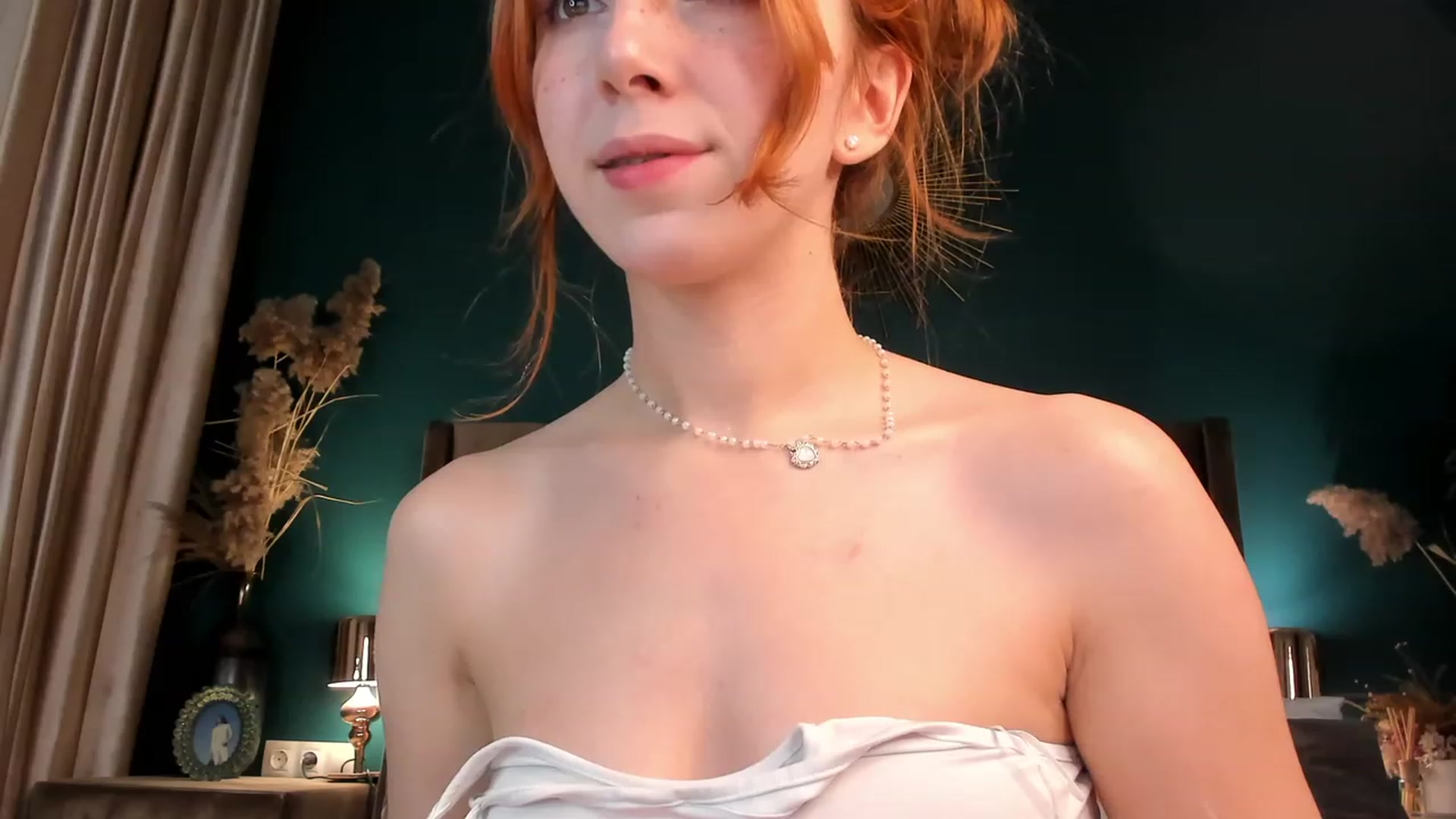 Gallery image thumbnail from ElsaYoung's myfreecams stream on, 11/22/2023, 20:02 image 8 of 20