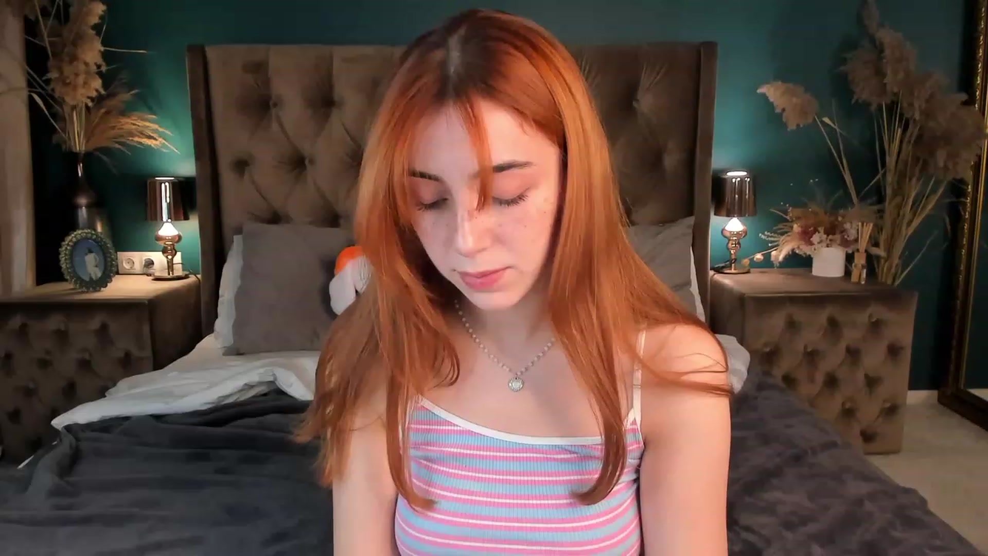 Gallery image thumbnail from ElsaYoung's myfreecams stream on, 11/24/2023, 15:33 image 1 of 20
