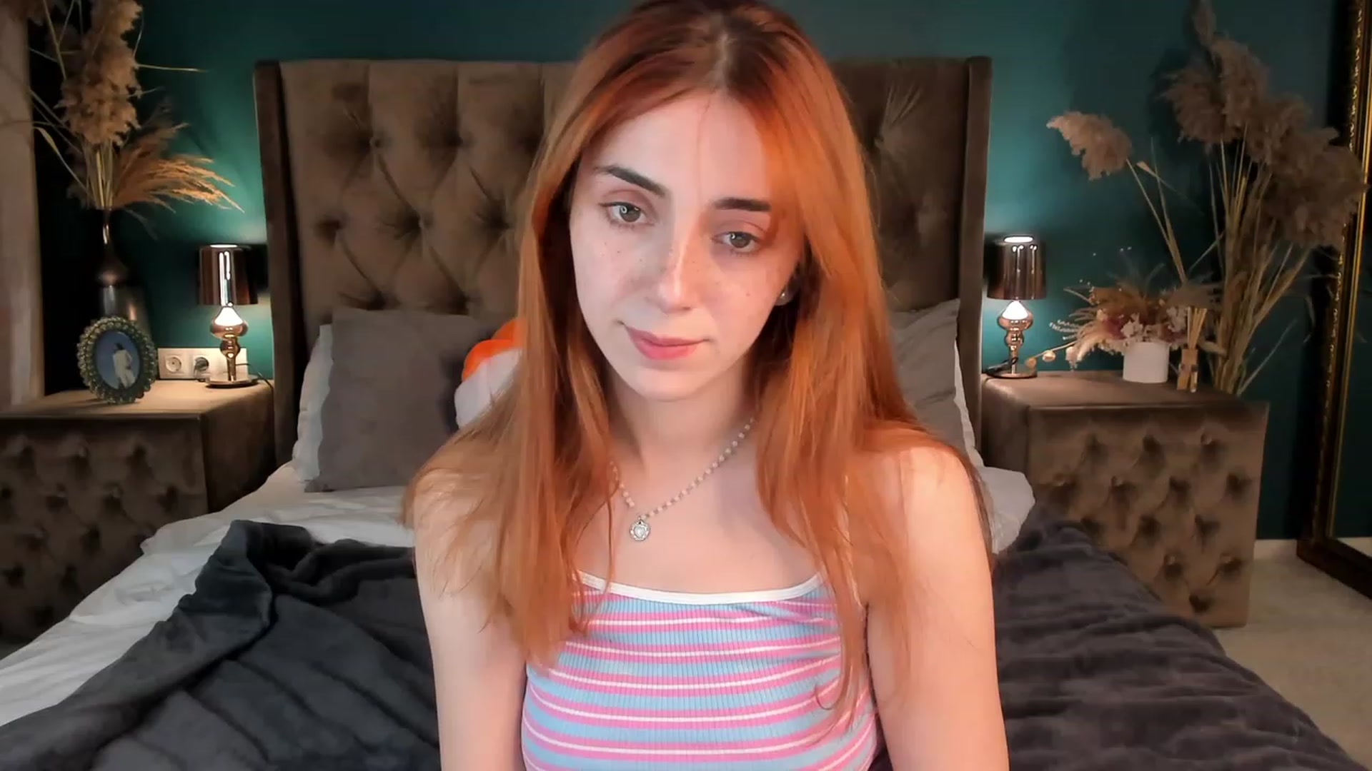 Gallery image thumbnail from ElsaYoung's myfreecams stream on, 11/24/2023, 15:33 image 14 of 20