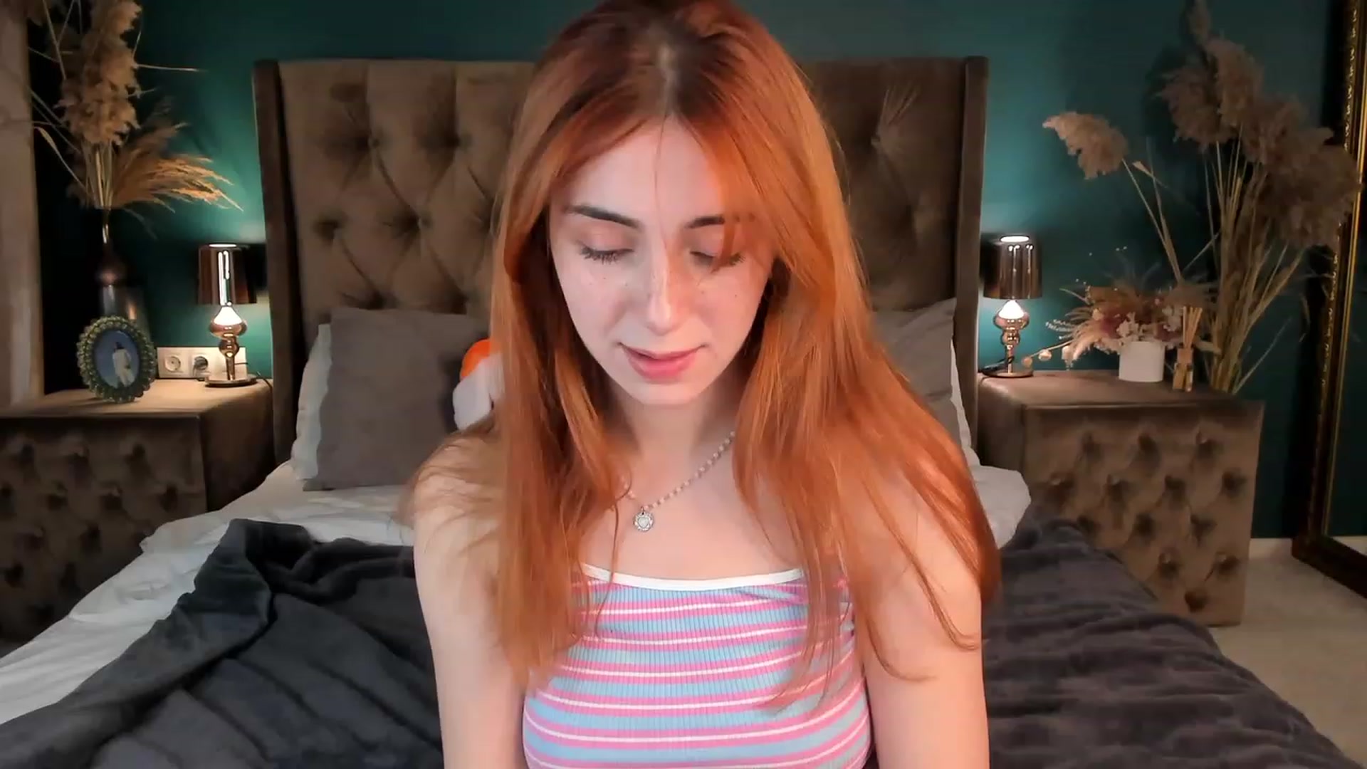 Gallery image thumbnail from ElsaYoung's myfreecams stream on, 11/24/2023, 15:33 image 15 of 20