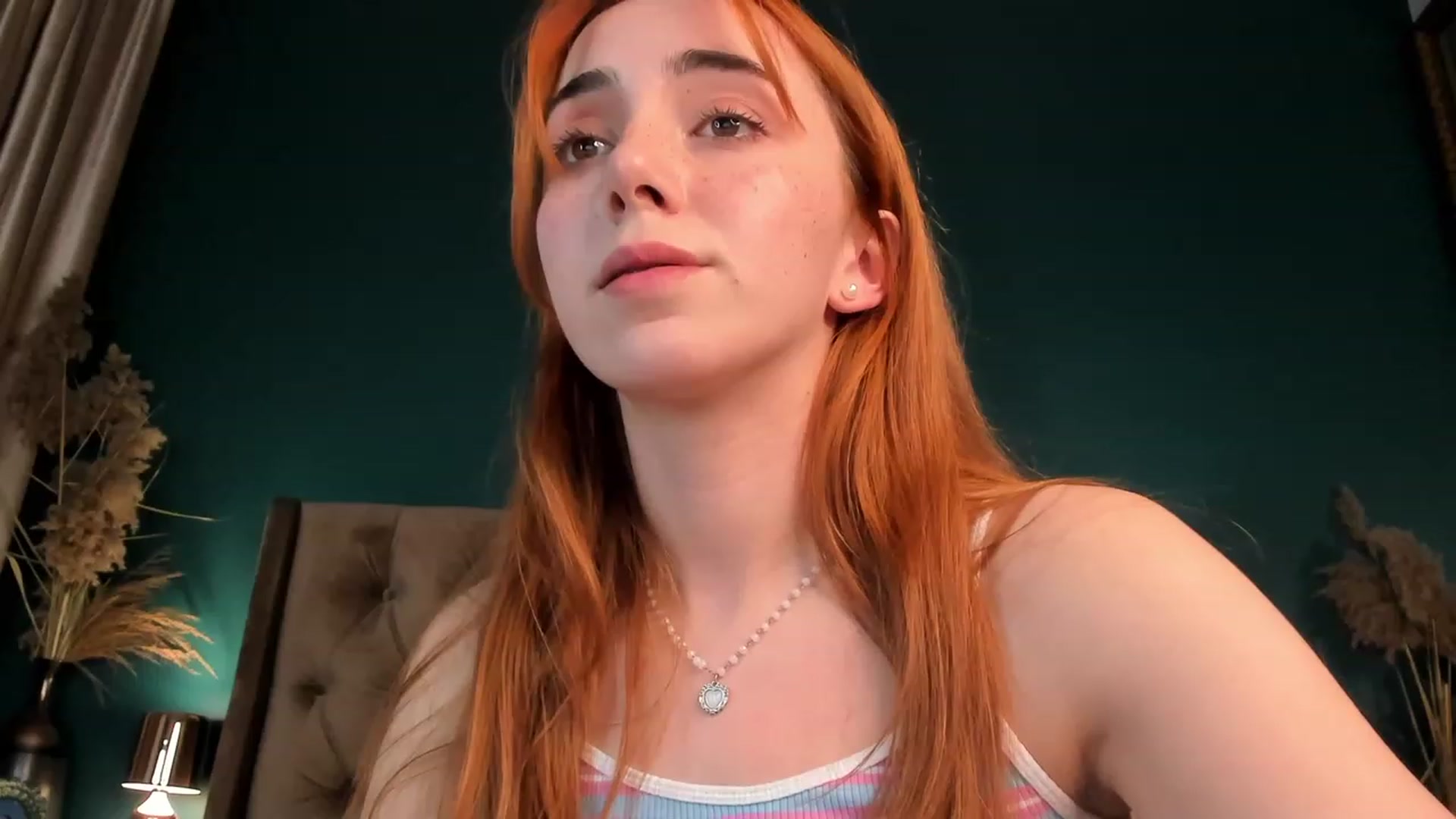 Gallery image thumbnail from ElsaYoung's myfreecams stream on, 11/24/2023, 16:40 image 4 of 20