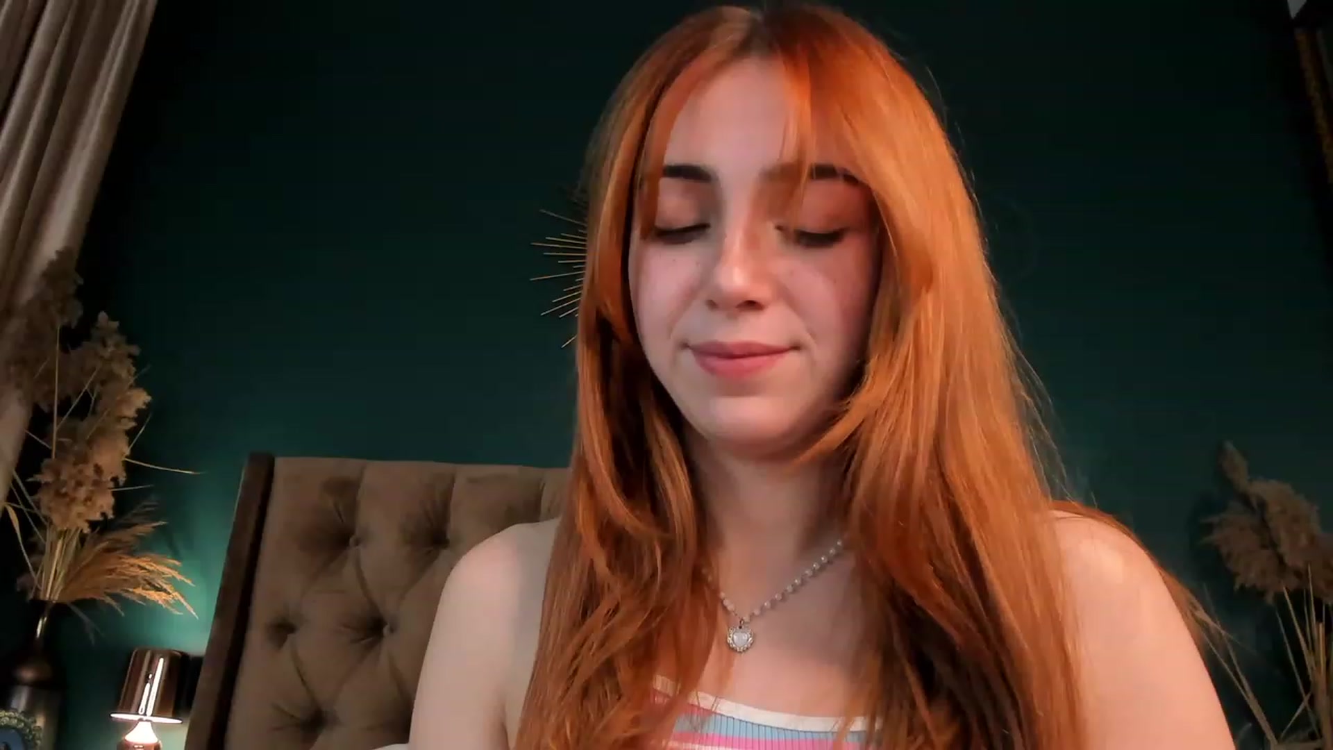 Gallery image thumbnail from ElsaYoung's myfreecams stream on, 11/24/2023, 16:40 image 18 of 20