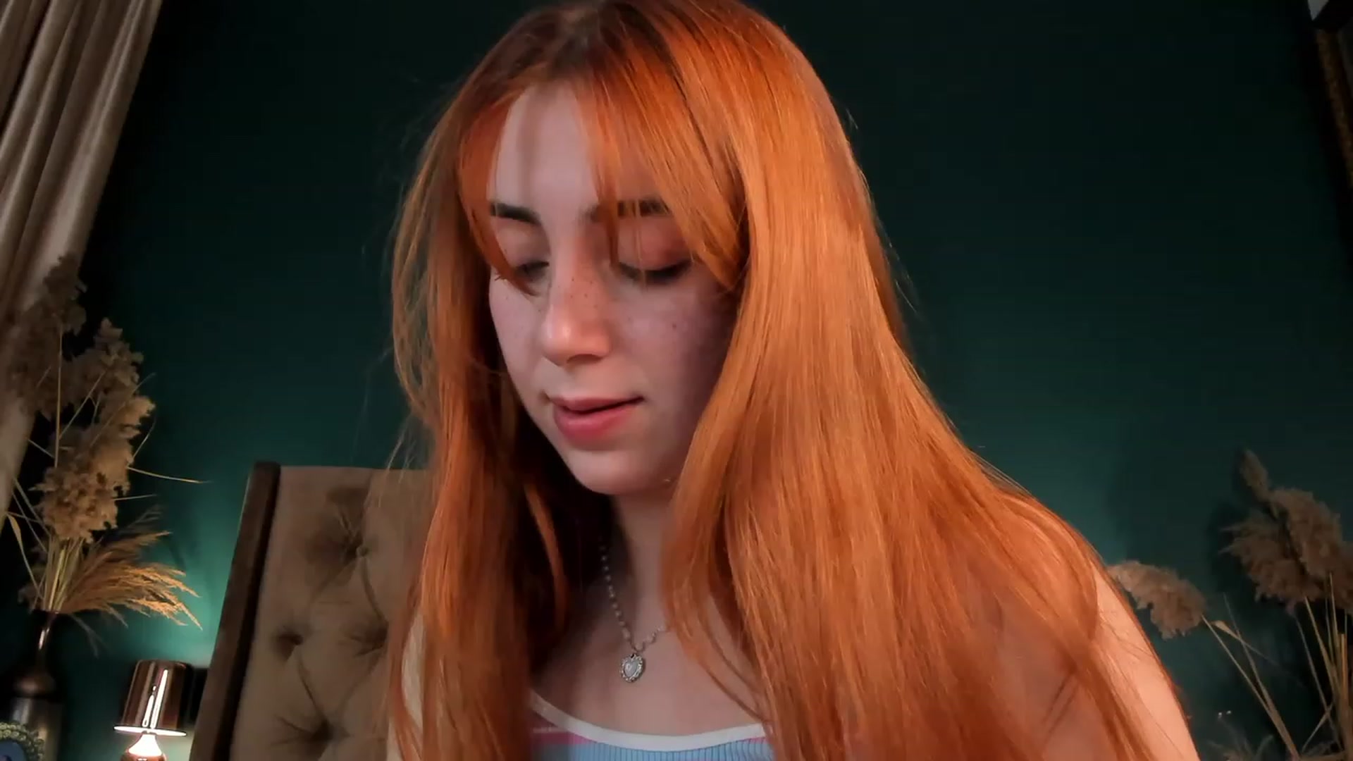 Gallery image thumbnail from ElsaYoung's myfreecams stream on, 11/24/2023, 16:40 image 6 of 20