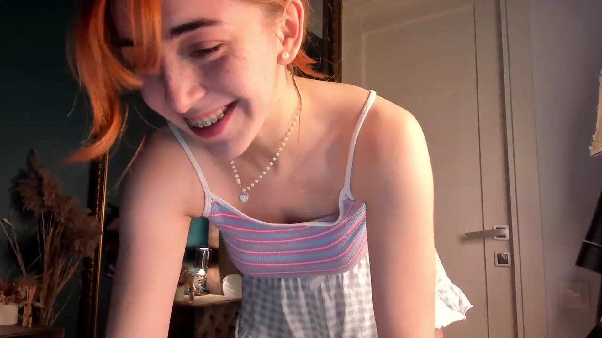 Gallery image thumbnail from ElsaYoung's myfreecams stream on, 11/24/2023, 19:27 image 7 of 20