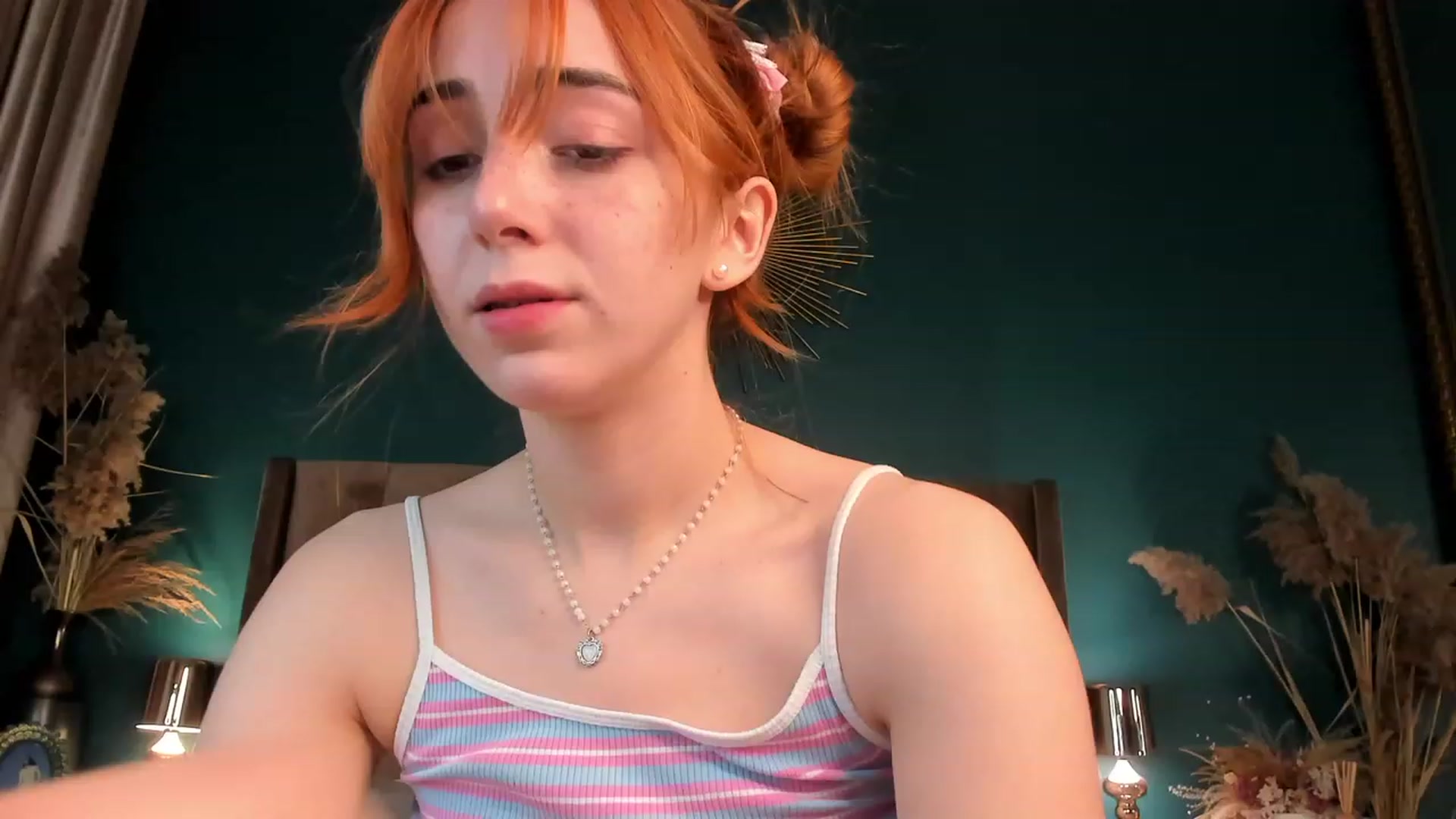 Gallery image thumbnail from ElsaYoung's myfreecams stream on, 11/24/2023, 19:27 image 2 of 20
