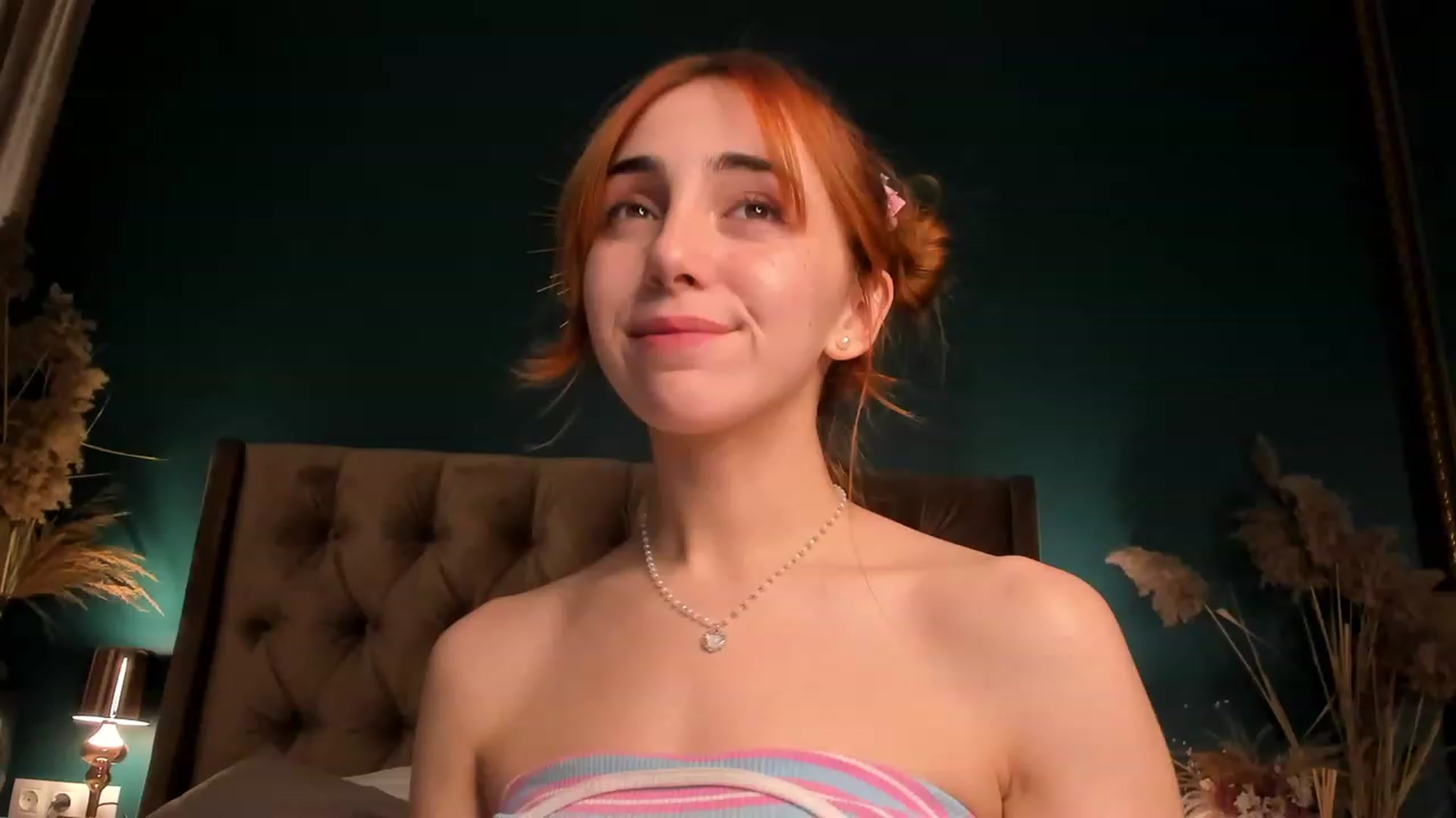 Gallery image thumbnail from ElsaYoung's myfreecams stream on, 11/24/2023, 20:05 image 11 of 20