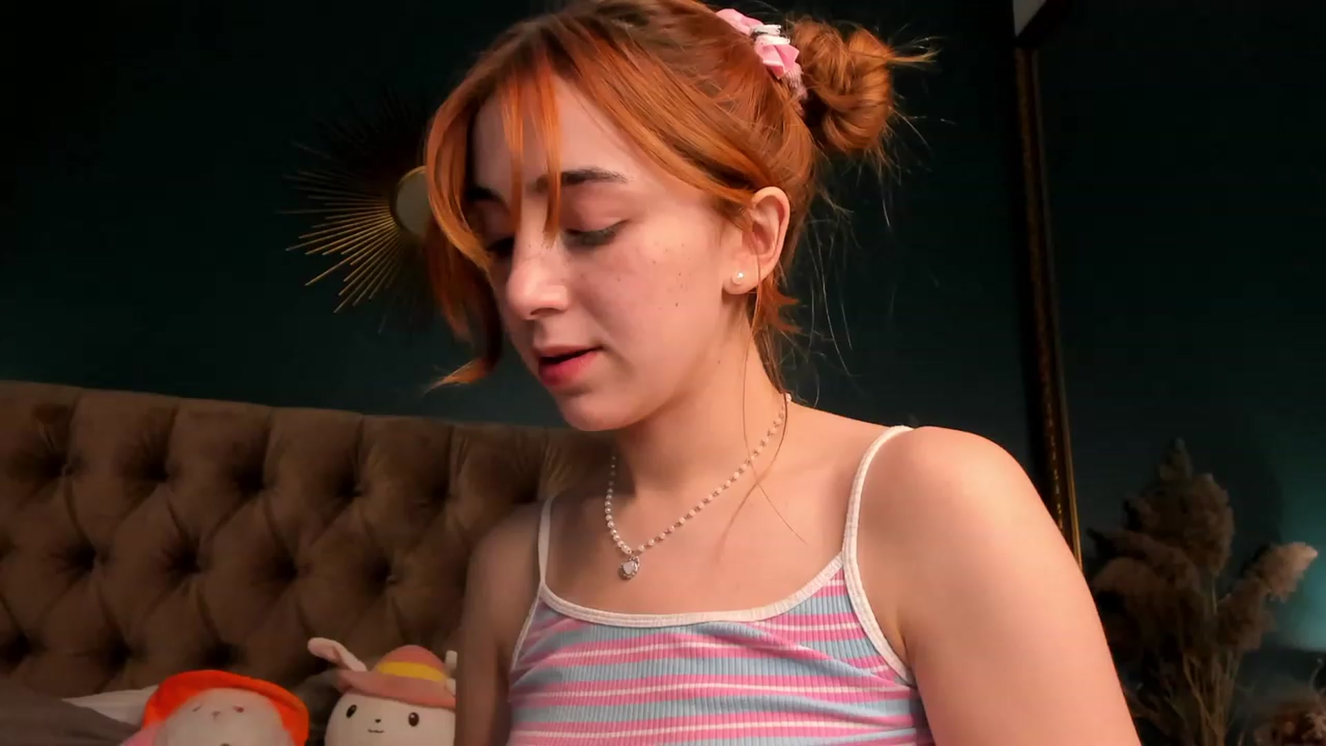 Gallery image thumbnail from ElsaYoung's myfreecams stream on, 11/24/2023, 20:29 image 14 of 20