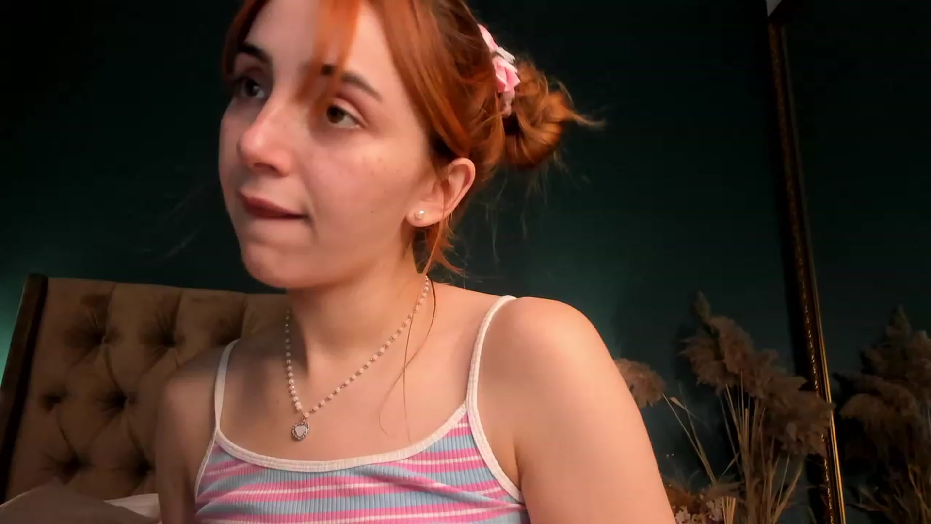 Gallery image thumbnail from ElsaYoung's myfreecams stream on, 11/24/2023, 20:29 image 2 of 20