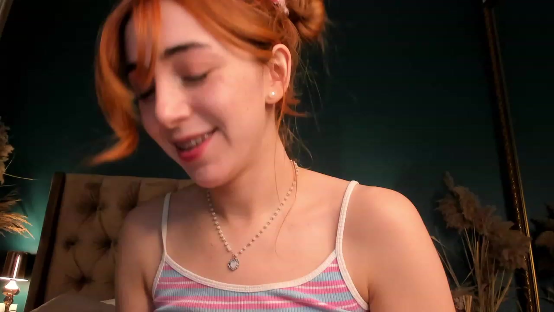 Gallery image thumbnail from ElsaYoung's myfreecams stream on, 11/24/2023, 20:29 image 8 of 20