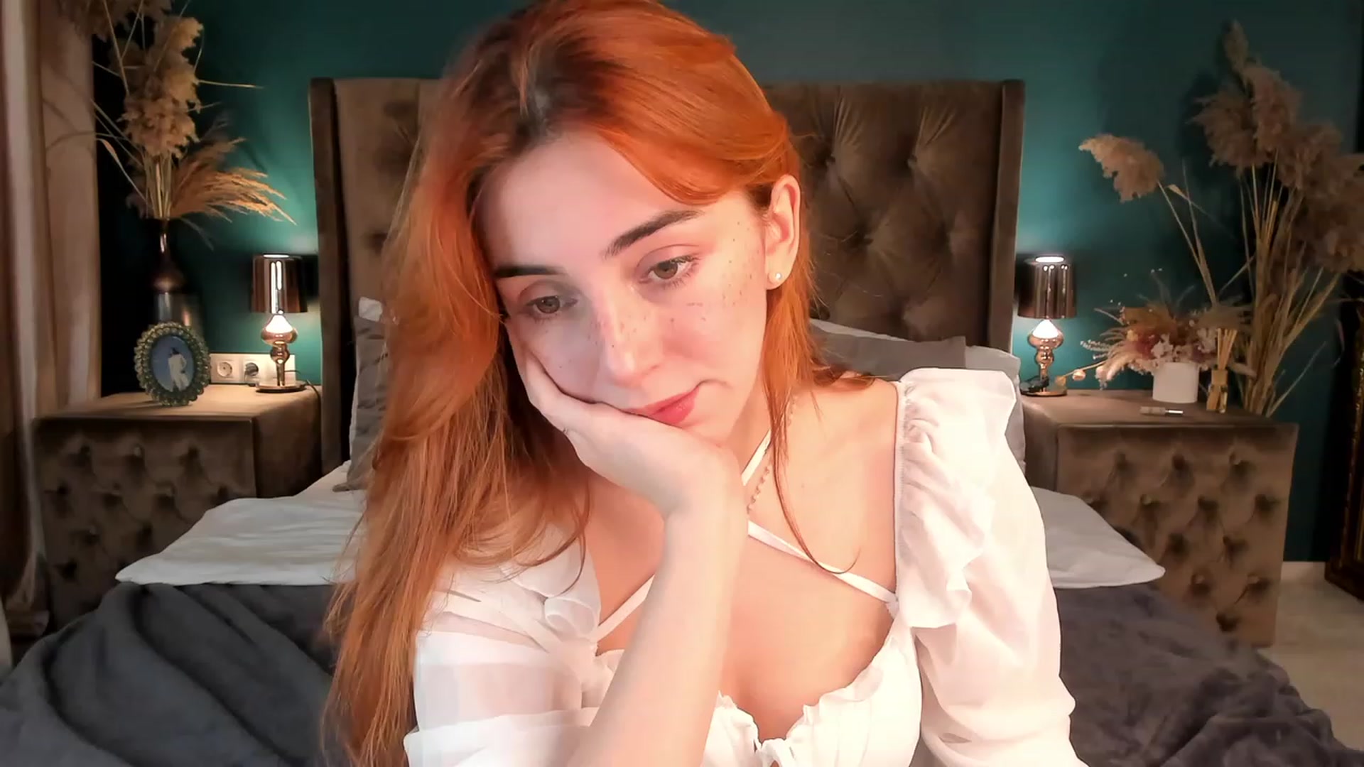 Gallery image thumbnail from ElsaYoung's myfreecams stream on, 11/25/2023, 10:25 image 1 of 20
