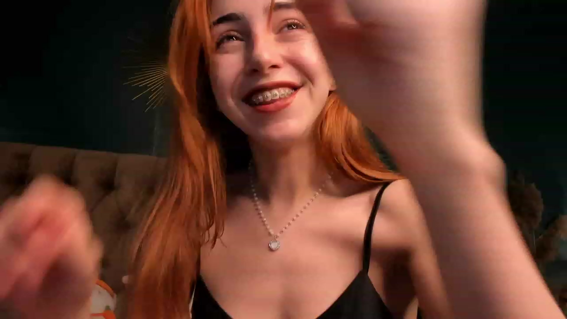 Gallery image thumbnail from ElsaYoung's myfreecams stream on, 11/25/2023, 13:38 image 3 of 20