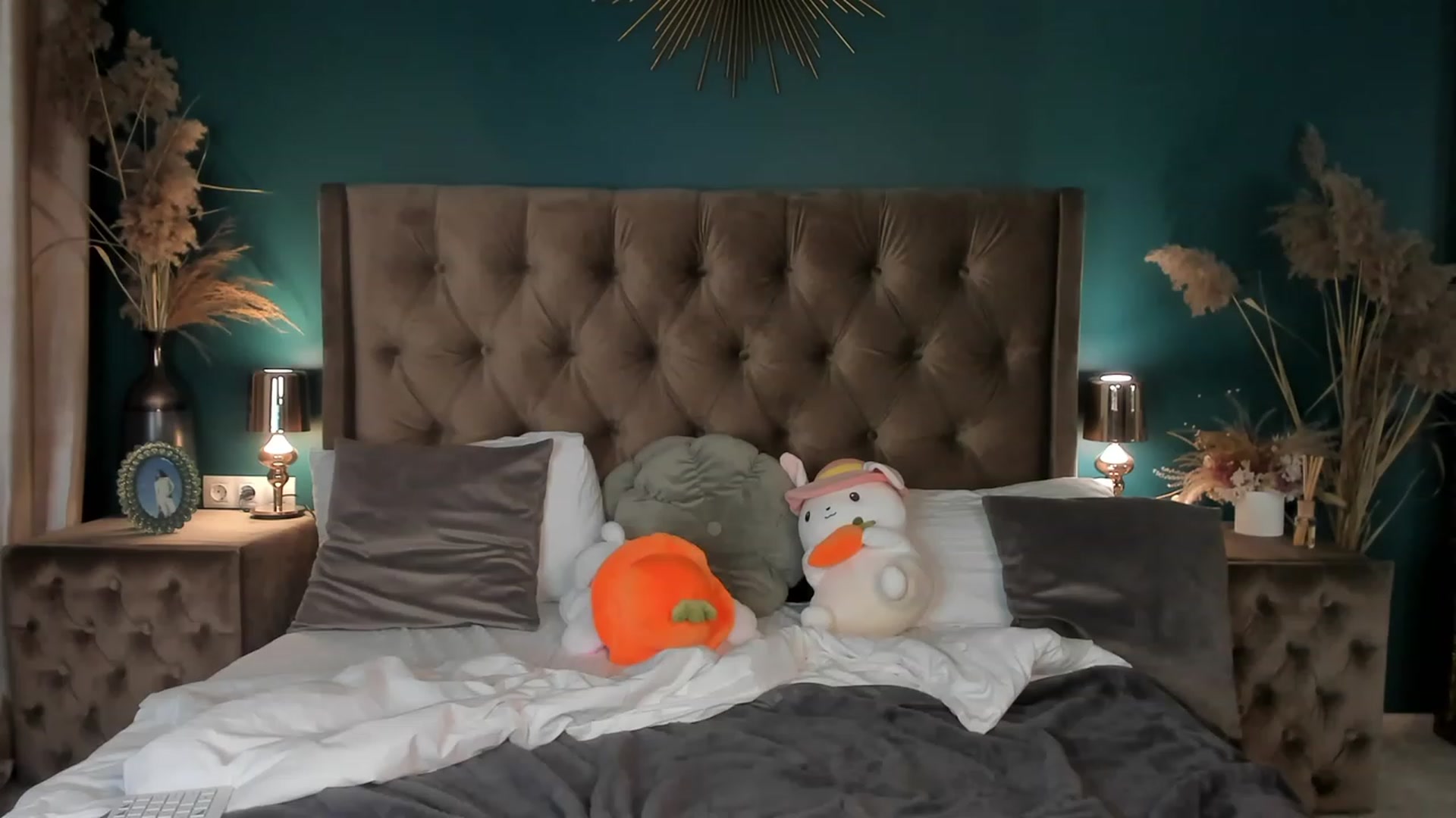 Gallery image thumbnail from ElsaYoung's myfreecams stream on, 11/26/2023, 09:03 image 11 of 20