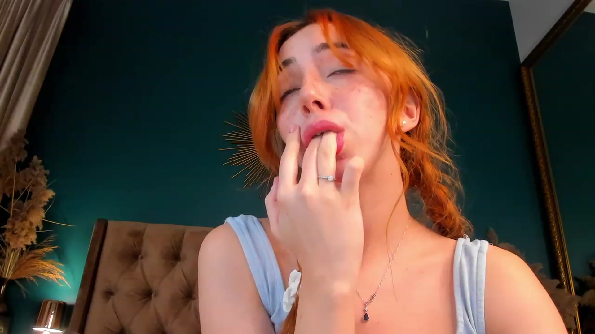 Gallery image thumbnail from ElsaYoung's myfreecams stream on, 11/28/2023, 16:03 image 9 of 20