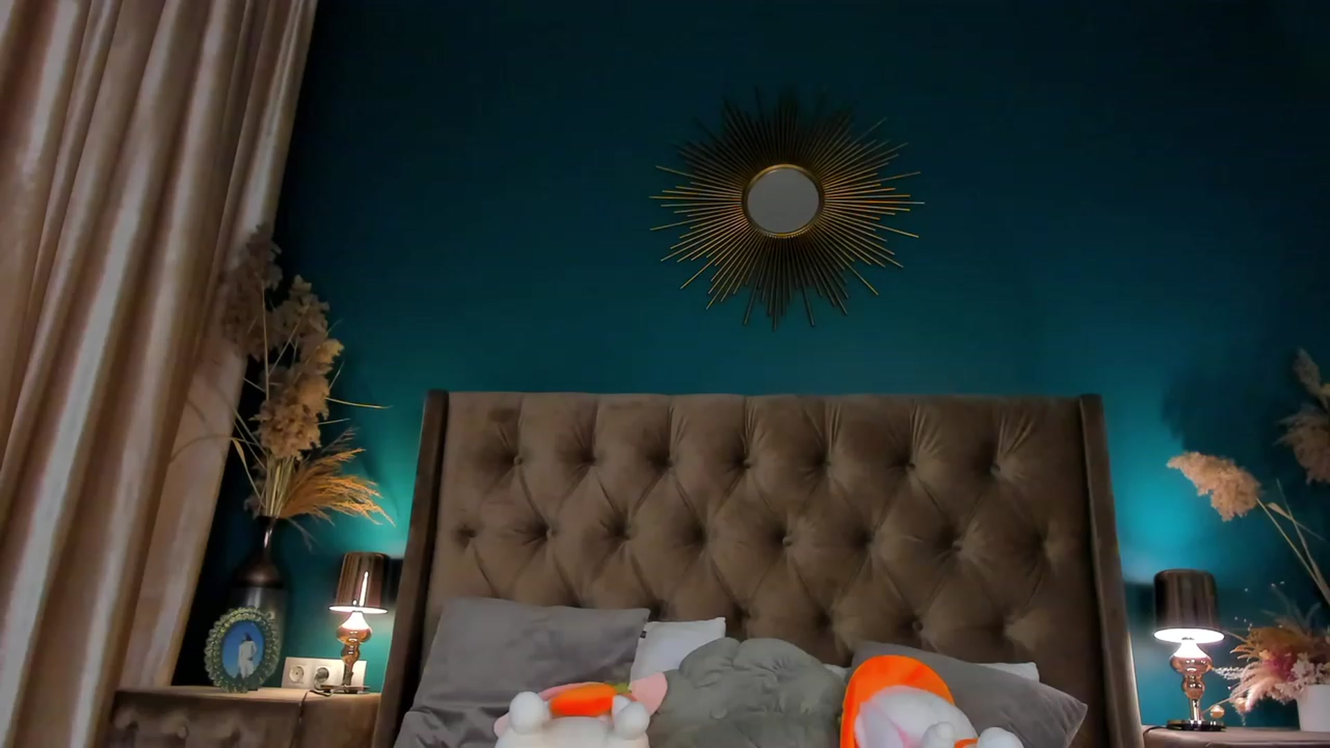 Gallery image thumbnail from ElsaYoung's myfreecams stream on, 11/30/2023, 16:41 image 17 of 20