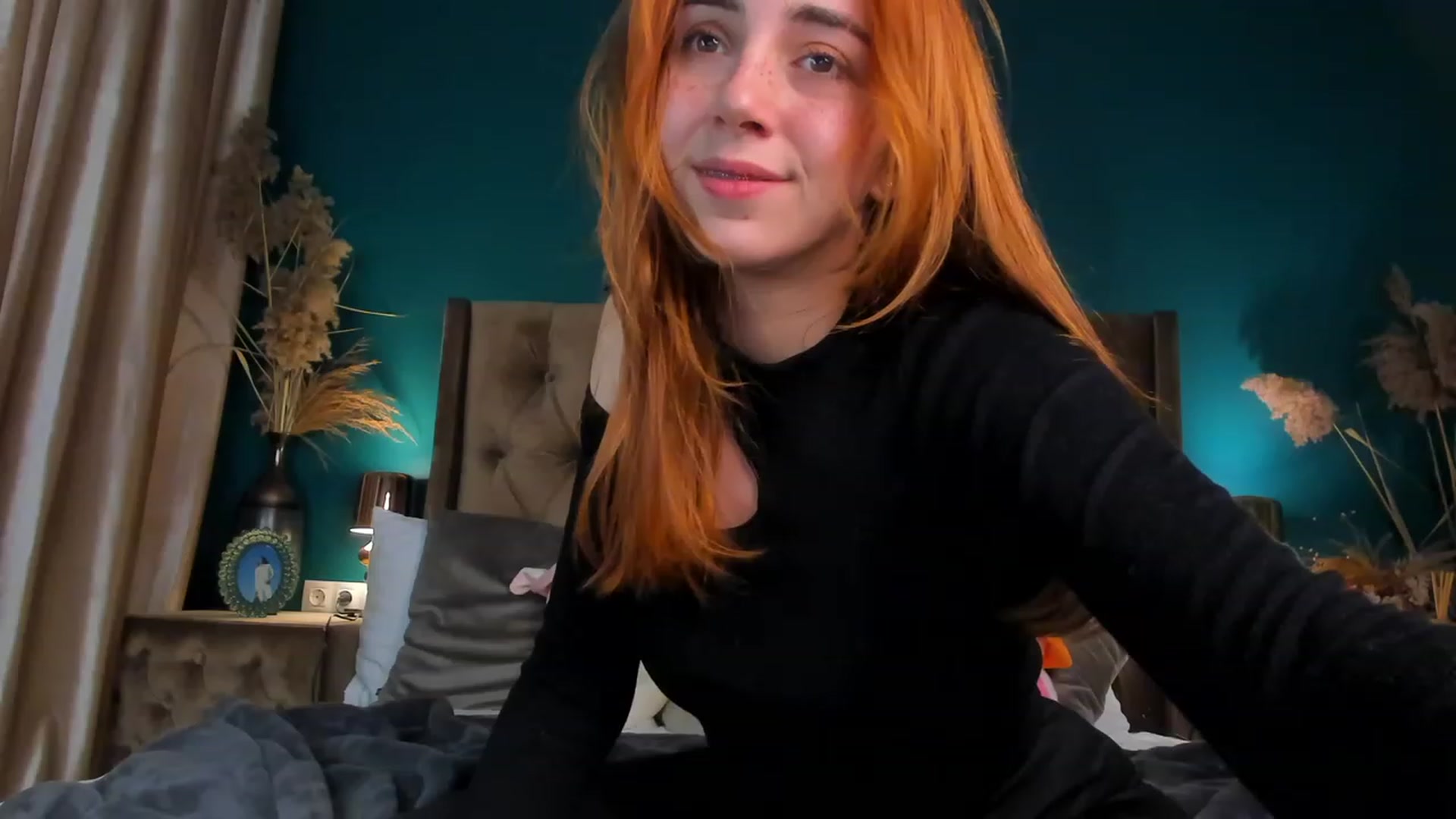 Gallery image thumbnail from ElsaYoung's myfreecams stream on, 11/30/2023, 18:22 image 19 of 20
