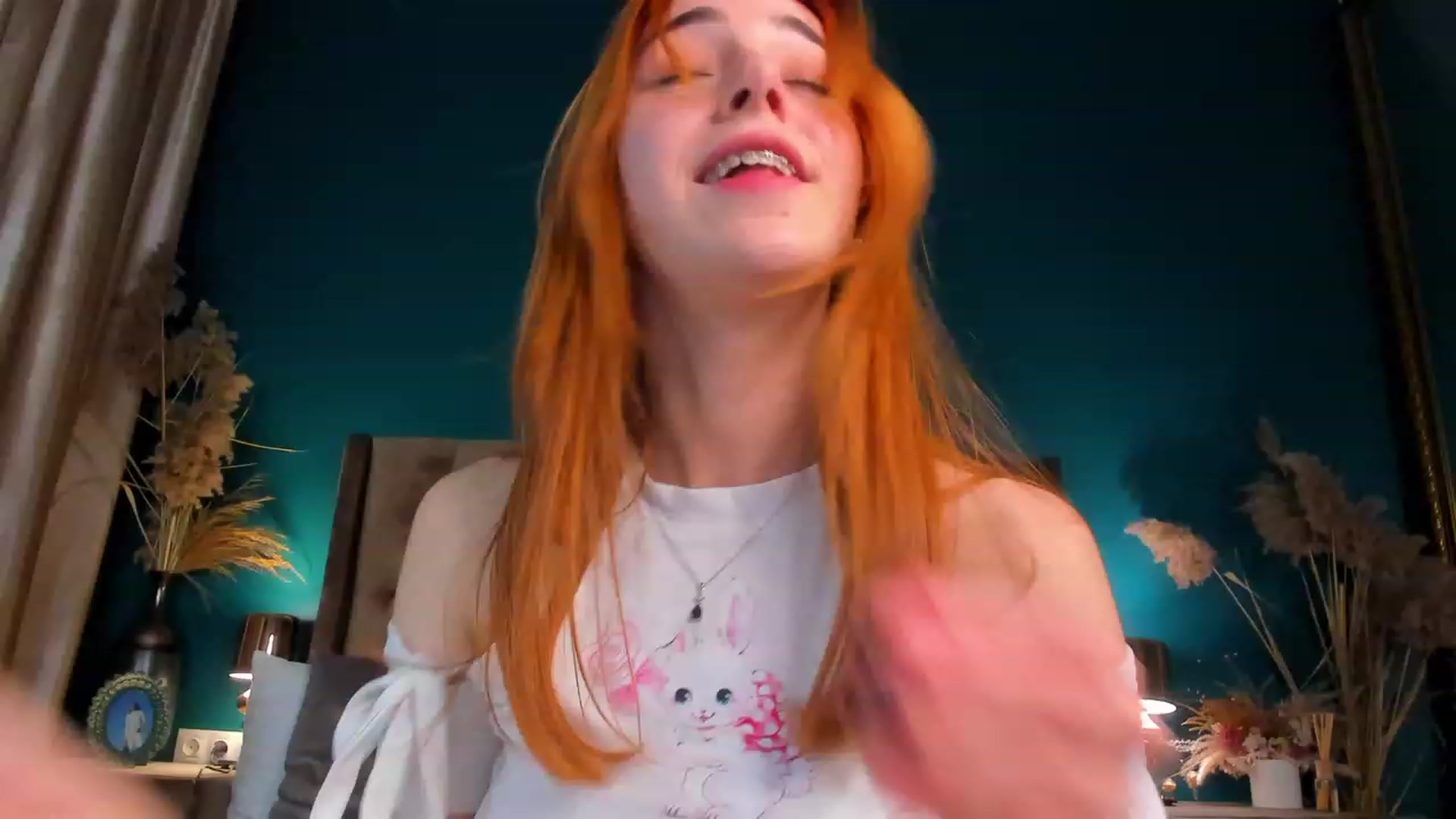 Gallery image thumbnail from ElsaYoung's myfreecams stream on, 11/30/2023, 18:22 image 4 of 20
