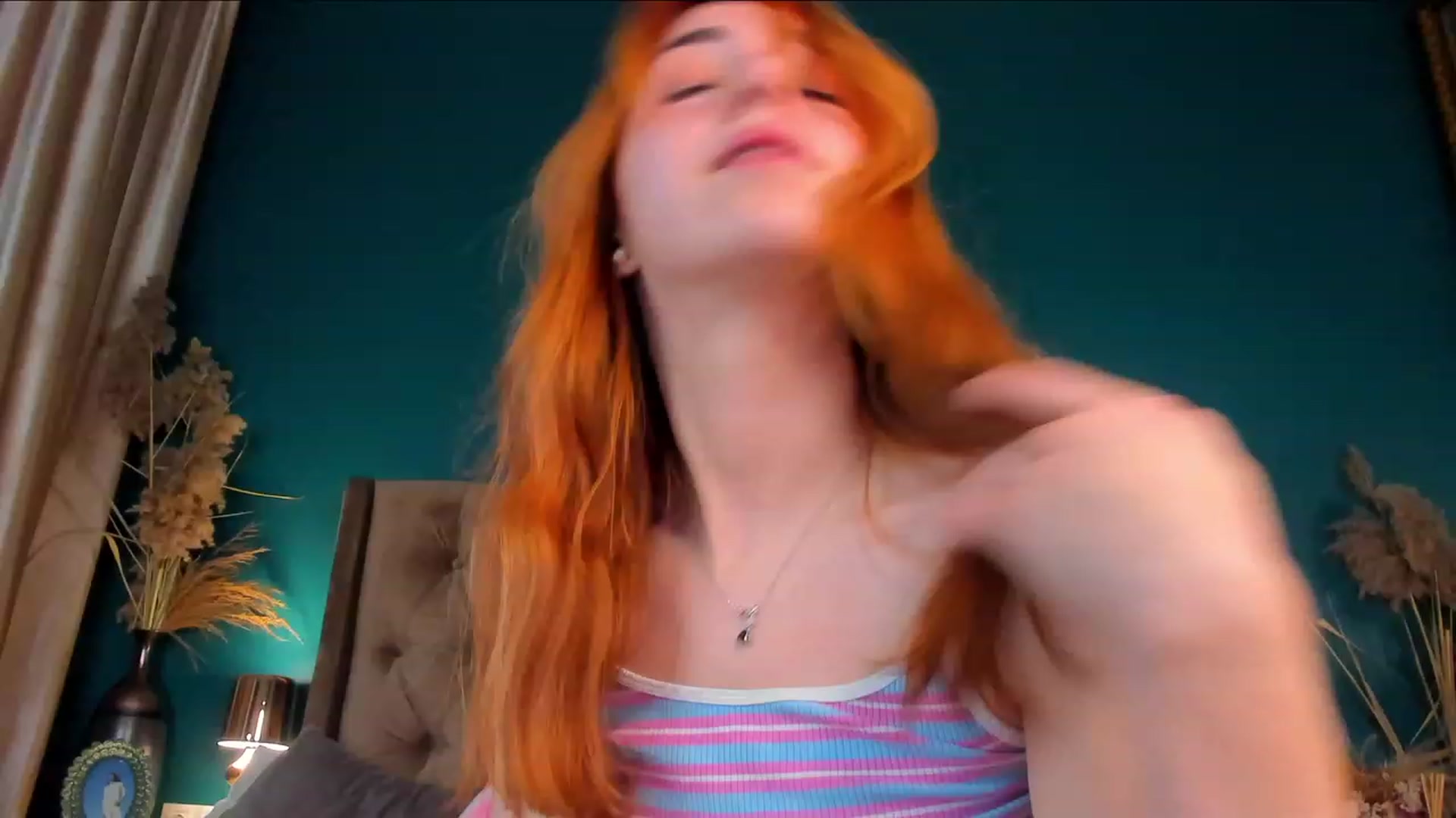 Gallery image thumbnail from ElsaYoung's myfreecams stream on, 12/01/2023, 08:57 image 12 of 20