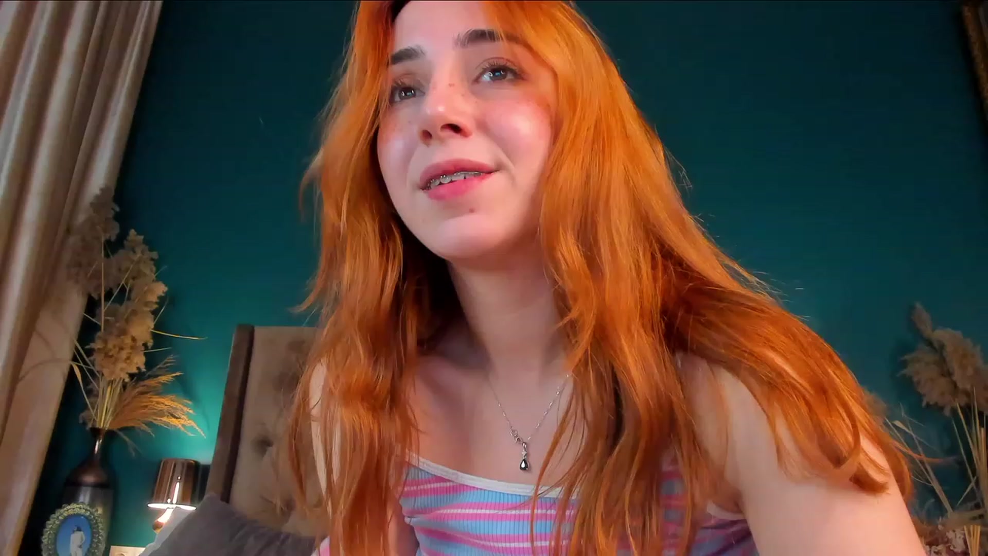Gallery image thumbnail from ElsaYoung's myfreecams stream on, 12/01/2023, 08:57 image 4 of 20