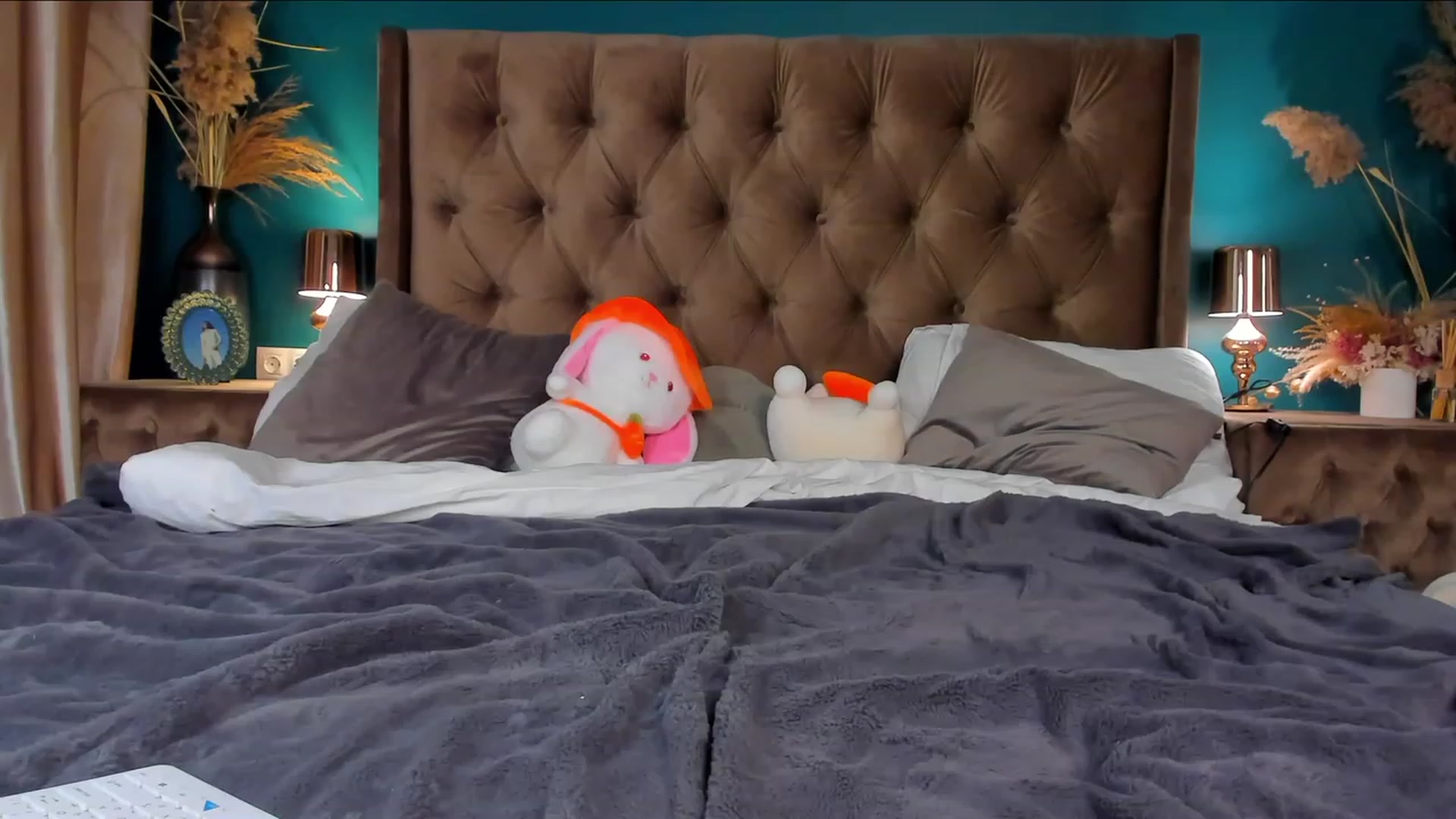 Gallery image thumbnail from ElsaYoung's myfreecams stream on, 12/01/2023, 11:24 image 14 of 20