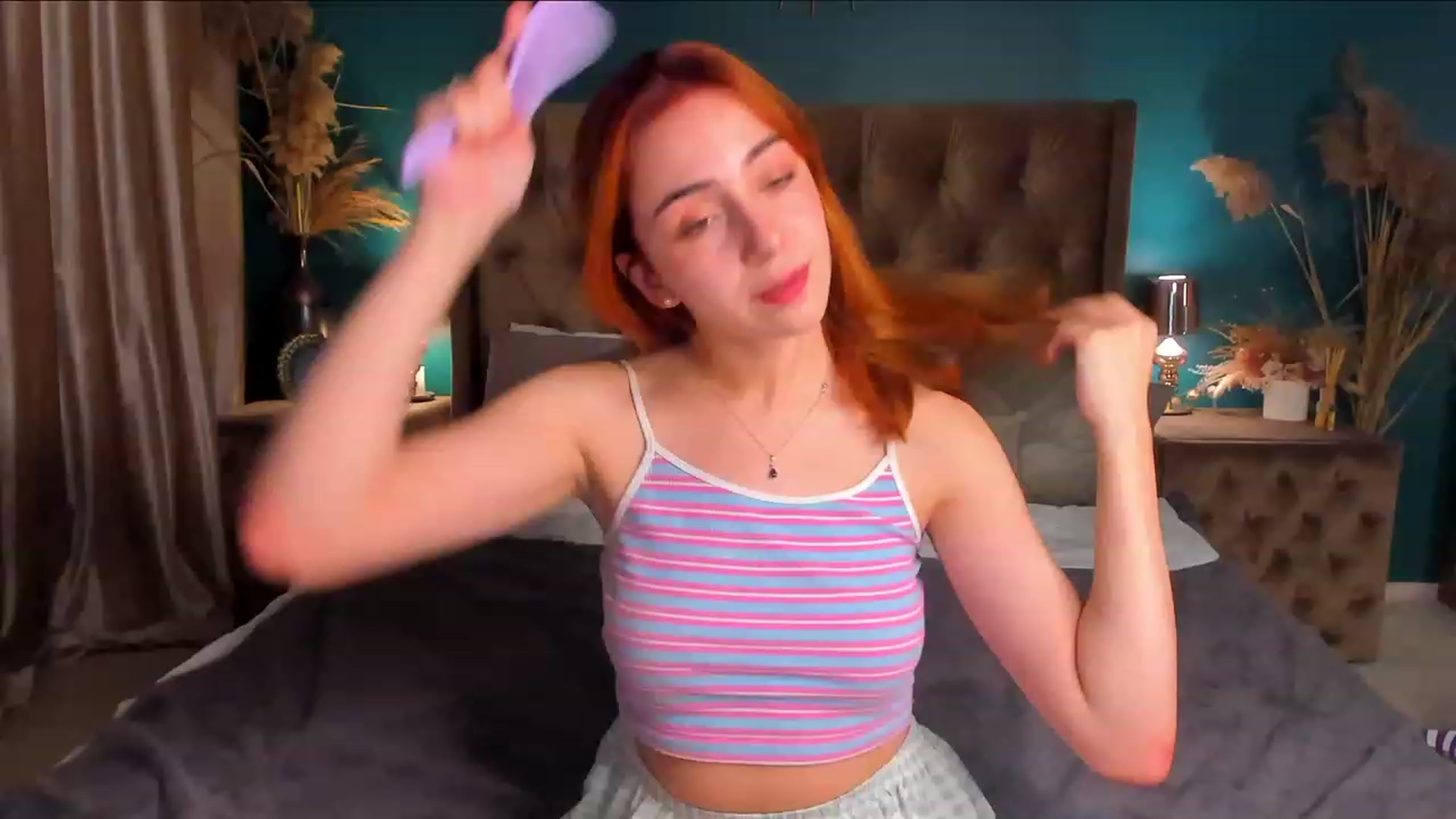 Gallery image thumbnail from ElsaYoung's myfreecams stream on, 12/01/2023, 14:16 image 19 of 20