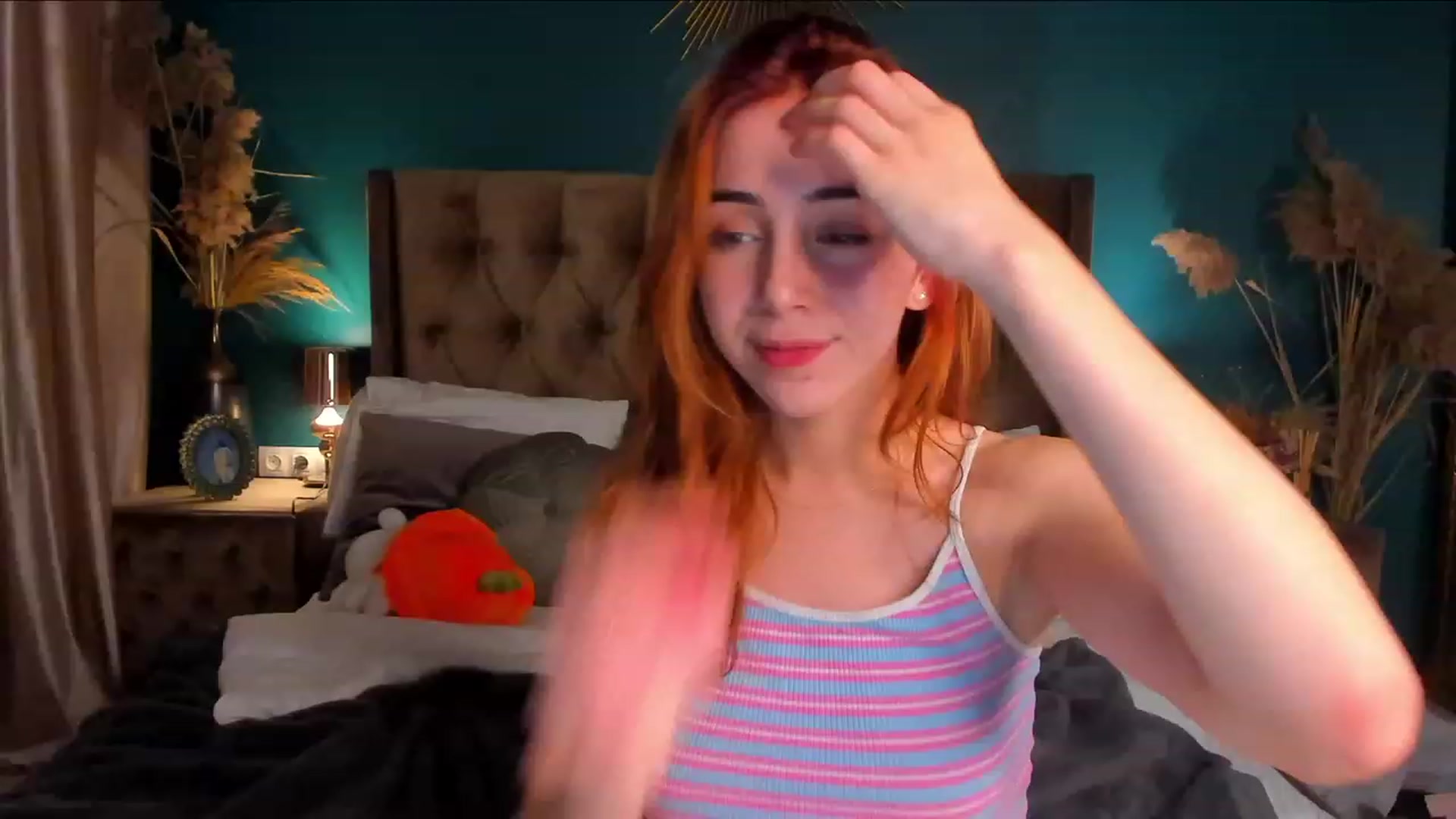 Gallery image thumbnail from ElsaYoung's myfreecams stream on, 12/01/2023, 14:16 image 11 of 20