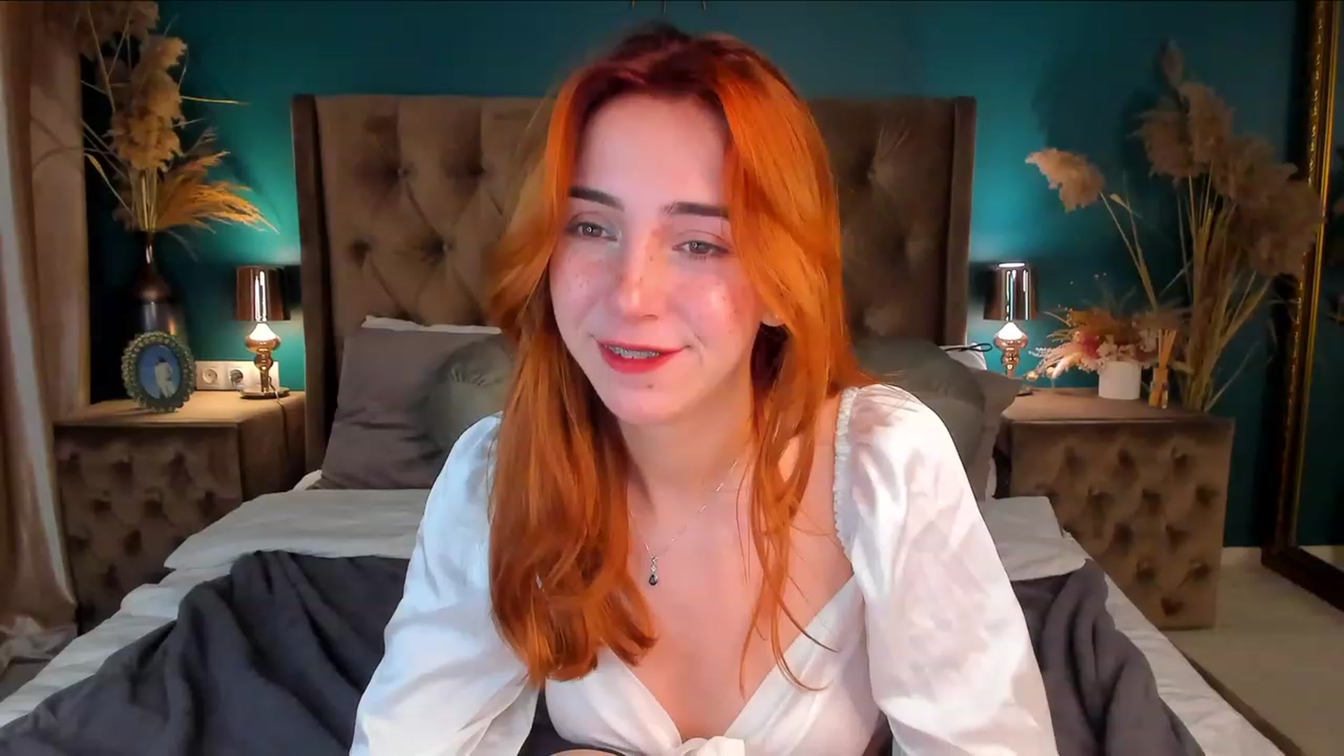 Gallery image thumbnail from ElsaYoung's myfreecams stream on, 12/02/2023, 08:41 image 7 of 20