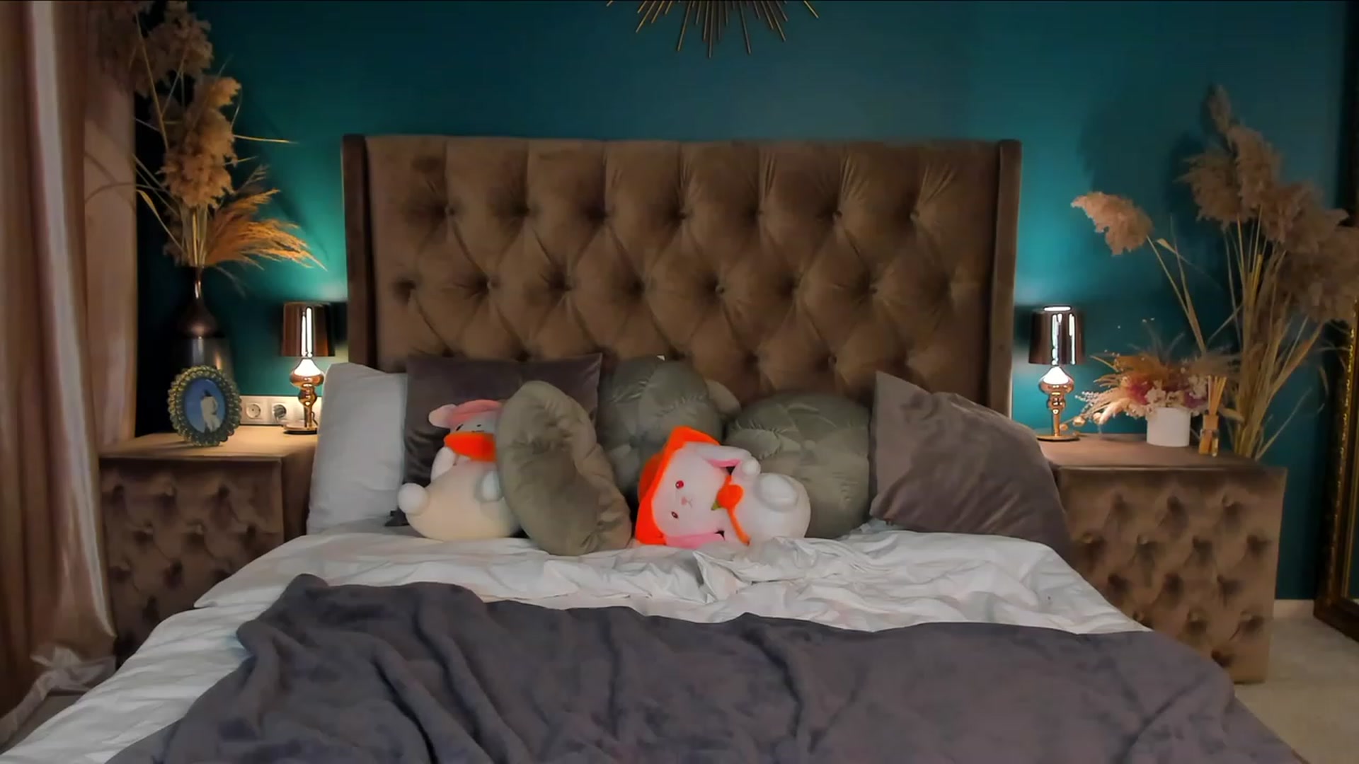 Gallery image thumbnail from ElsaYoung's myfreecams stream on, 12/02/2023, 14:07 image 3 of 20