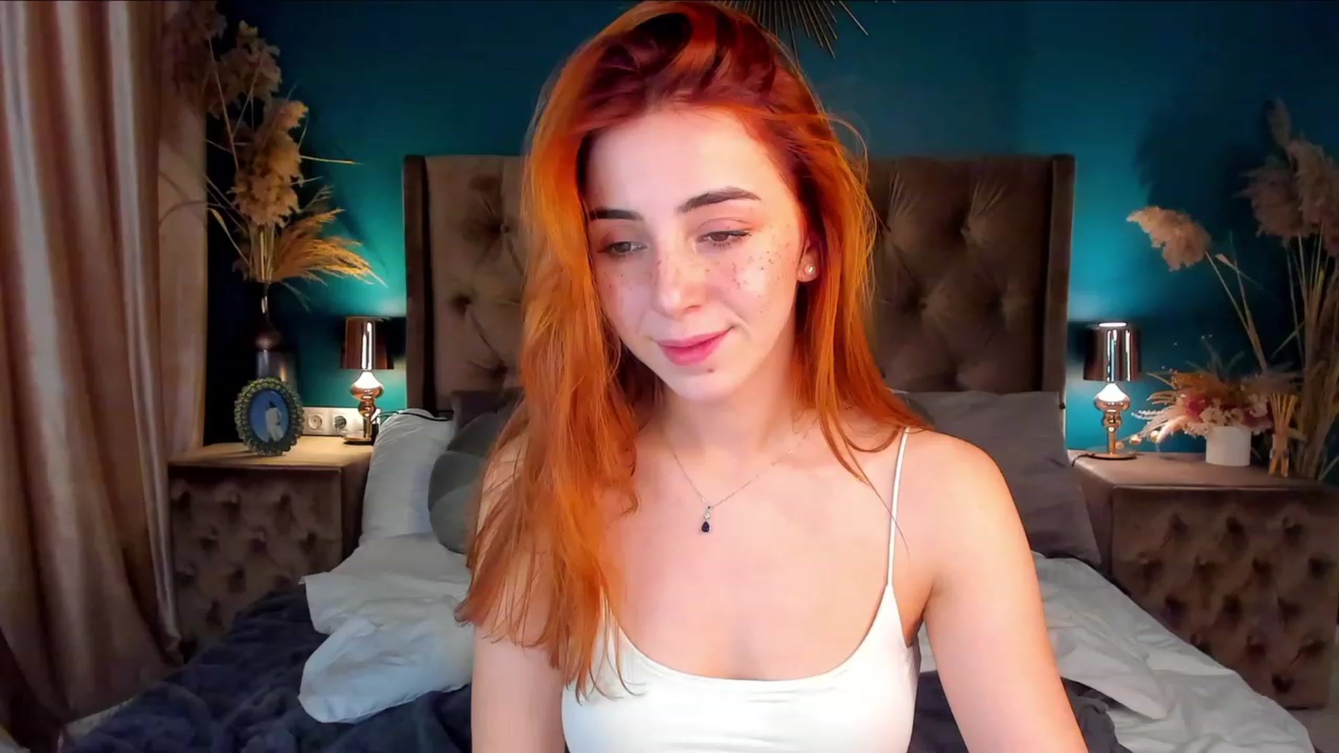 Gallery image thumbnail from ElsaYoung's myfreecams stream on, 12/03/2023, 10:08 image 12 of 20